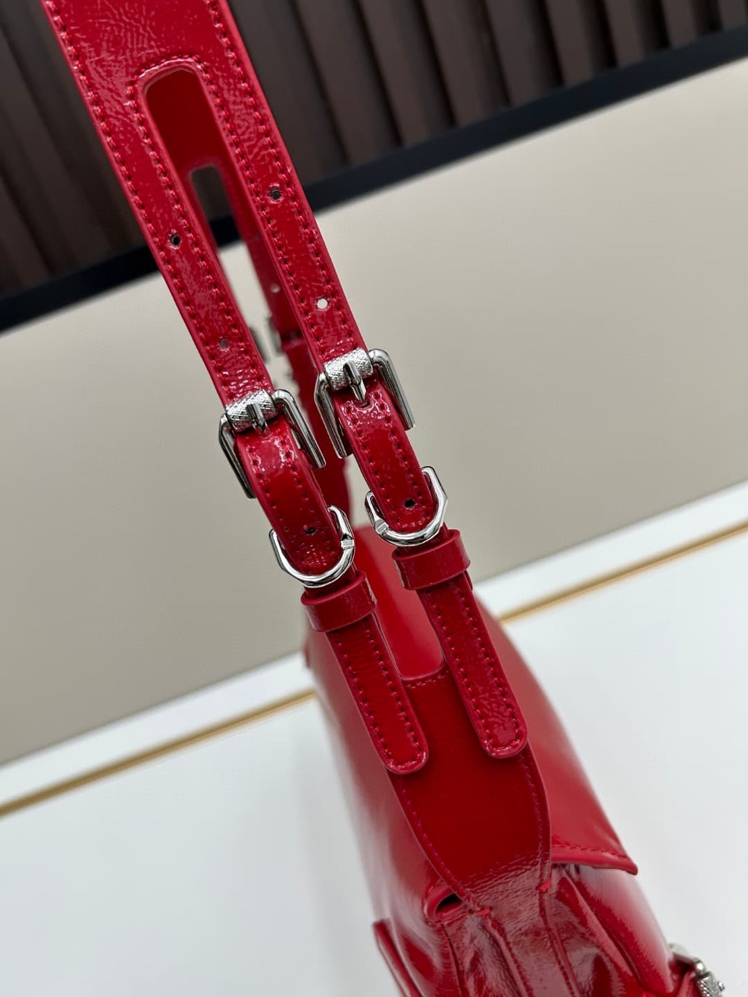 C3168 New GIVENCHY model: Small shoulder bag made of glossy leather with a polished finish — image 6