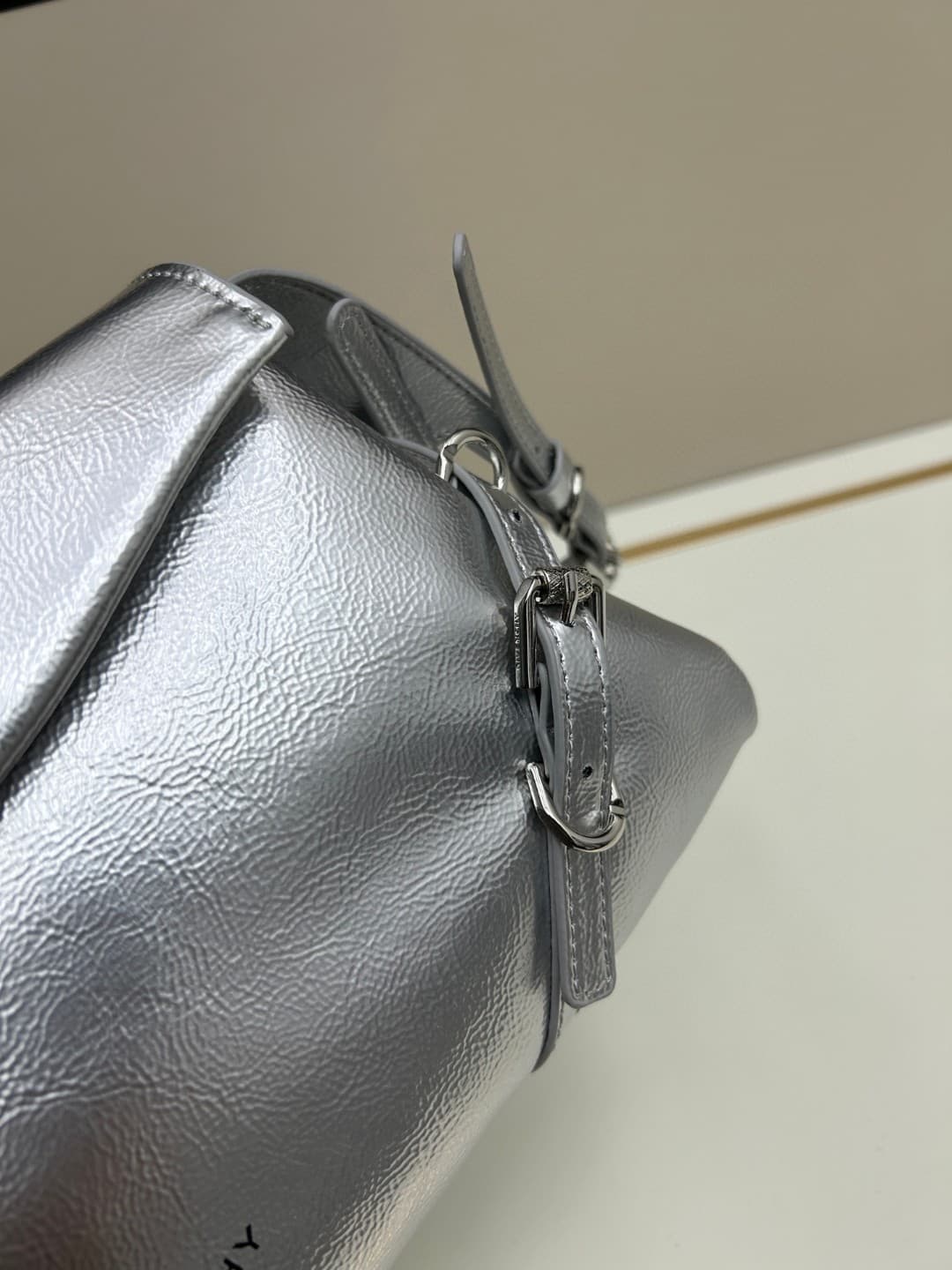C3167 New GIVENCHY model: Small shoulder bag made of polished leather with a shiny finish — image 5