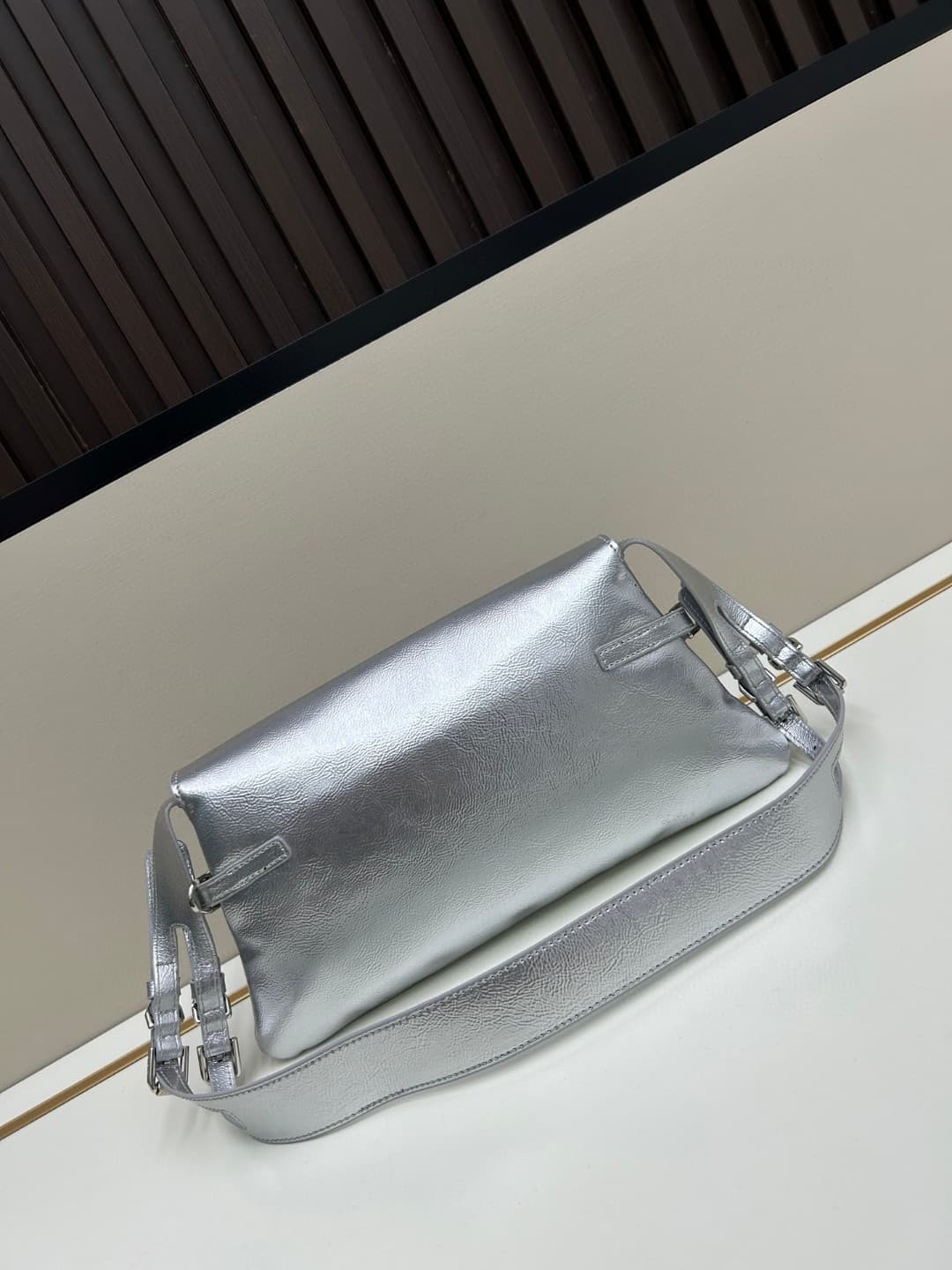 C3167 New GIVENCHY model: Small shoulder bag made of polished leather with a shiny finish — image 3