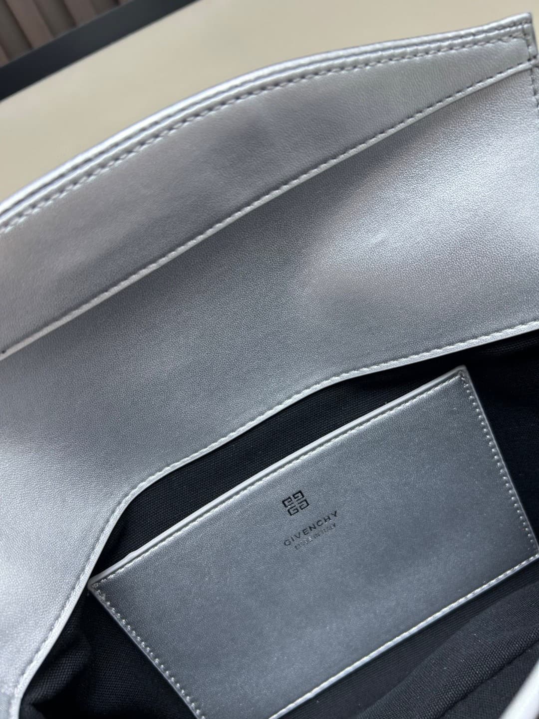 C3167 New GIVENCHY model: Small shoulder bag made of polished leather with a shiny finish — image 8