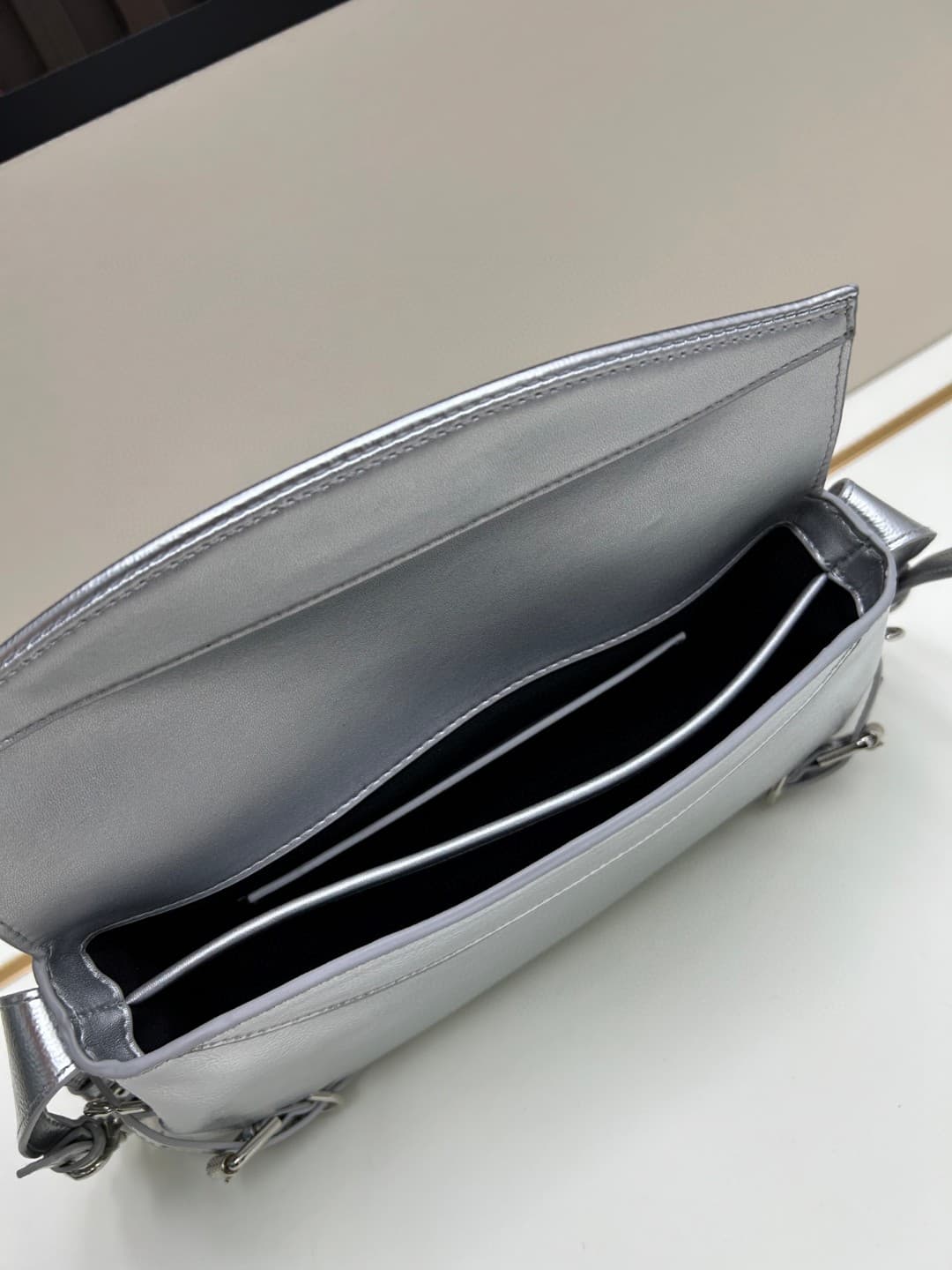 C3167 New GIVENCHY model: Small shoulder bag made of polished leather with a shiny finish — image 7