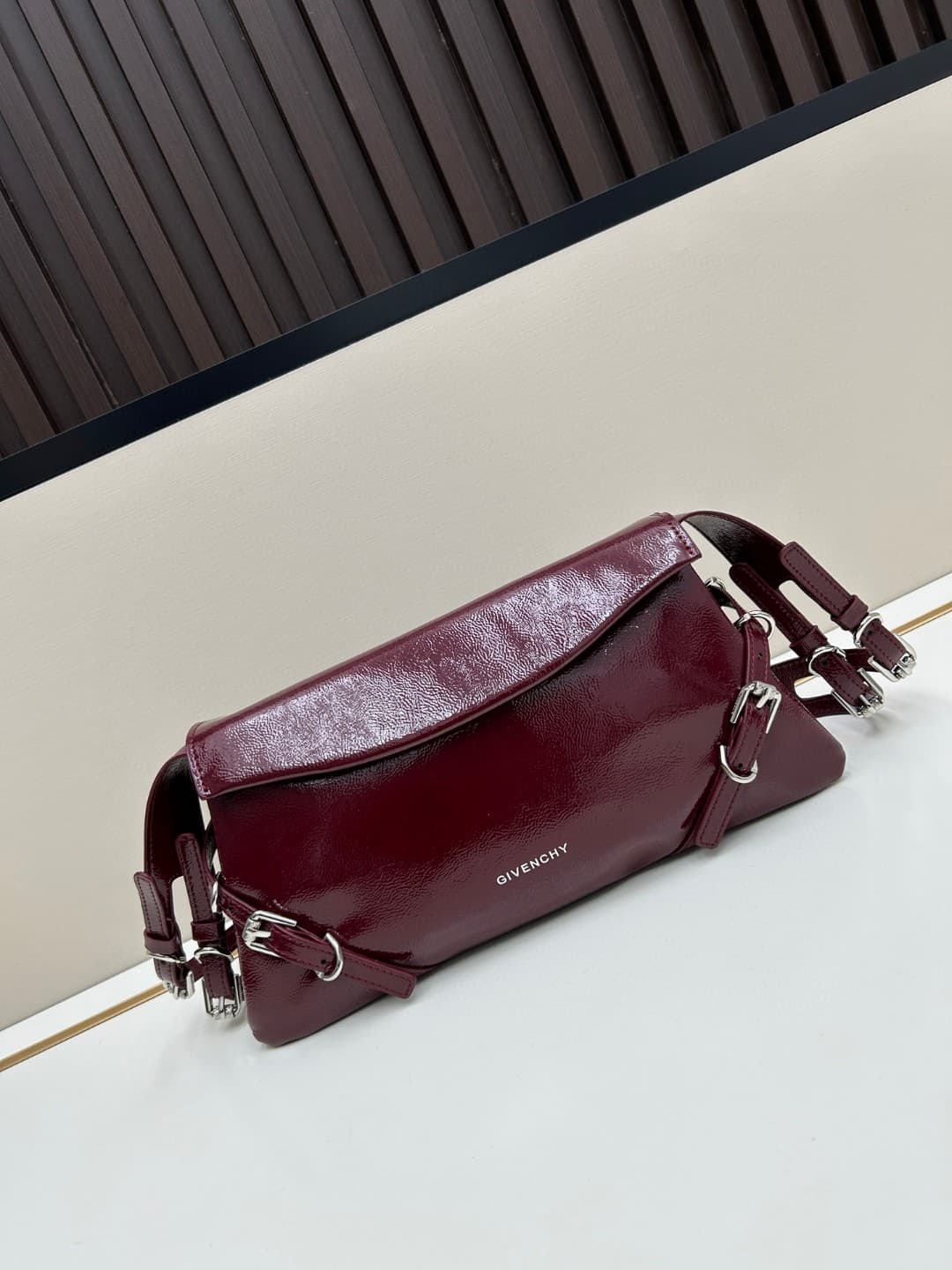 C3166 New GIVENCHY model: Small shoulder bag made of glossy leather with a polished finish — image 2