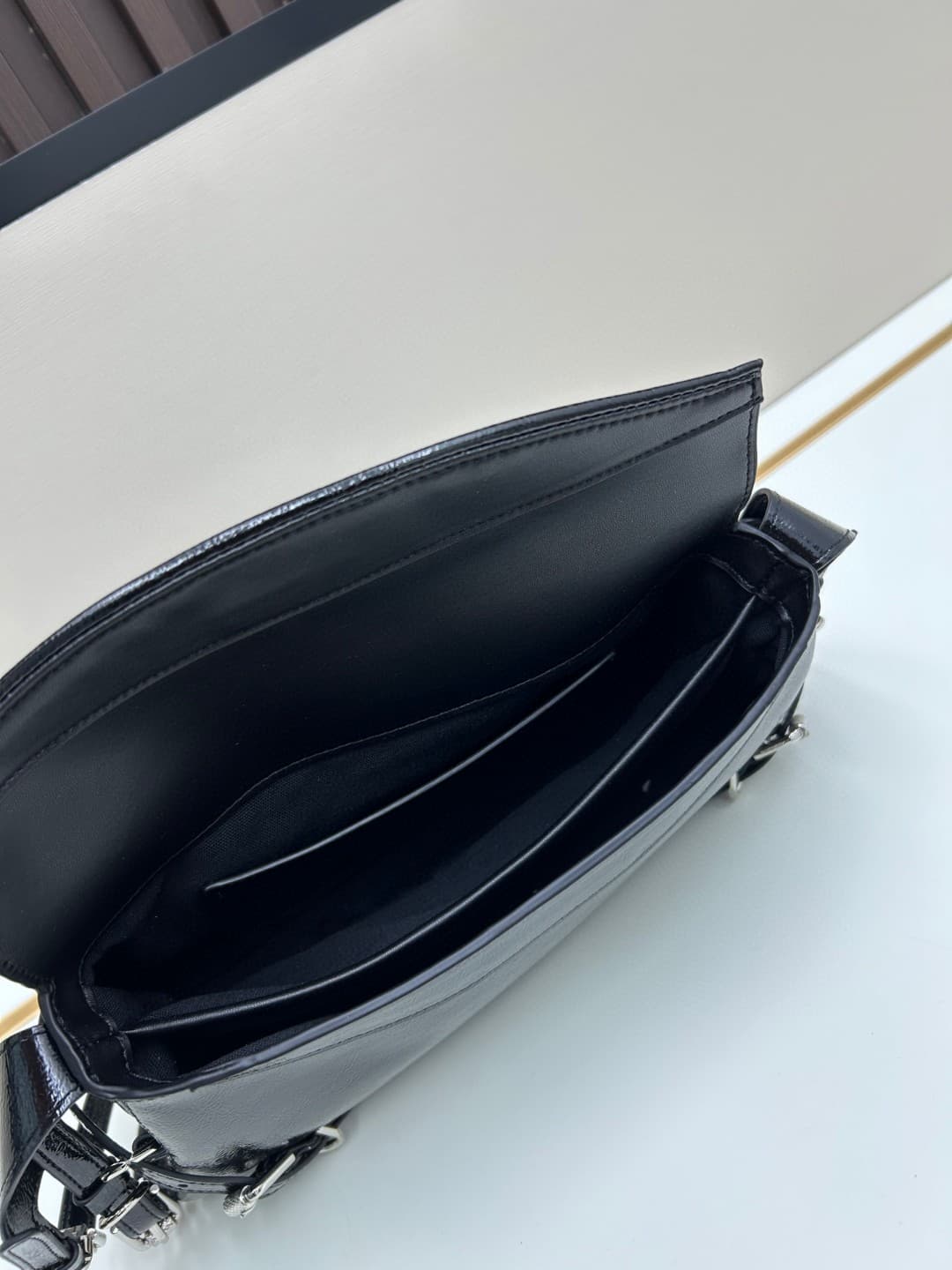 C3165 New GIVENCHY model: Small shoulder bag made of glossy leather with a polished finish — image 7