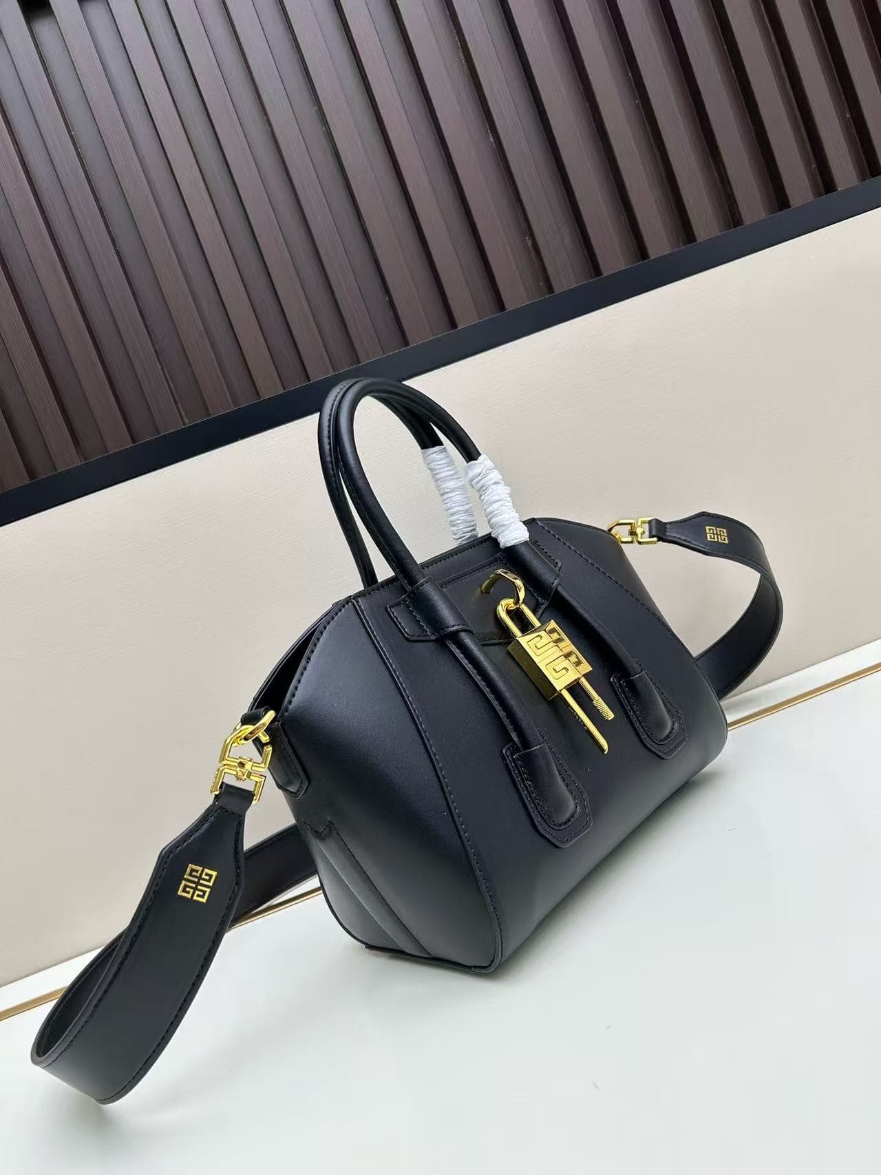 C3210 Wide shoulder strap 200 – French brand G. New model handbag, classic GIVENCHY style — image 2