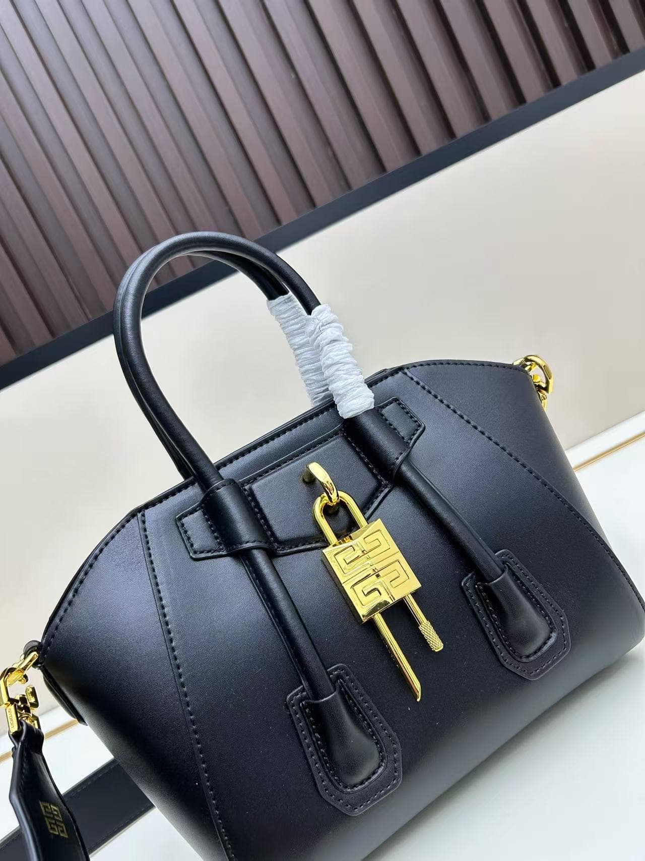 C3210 Wide shoulder strap 200 – French brand G. New model handbag, classic GIVENCHY style — image 4