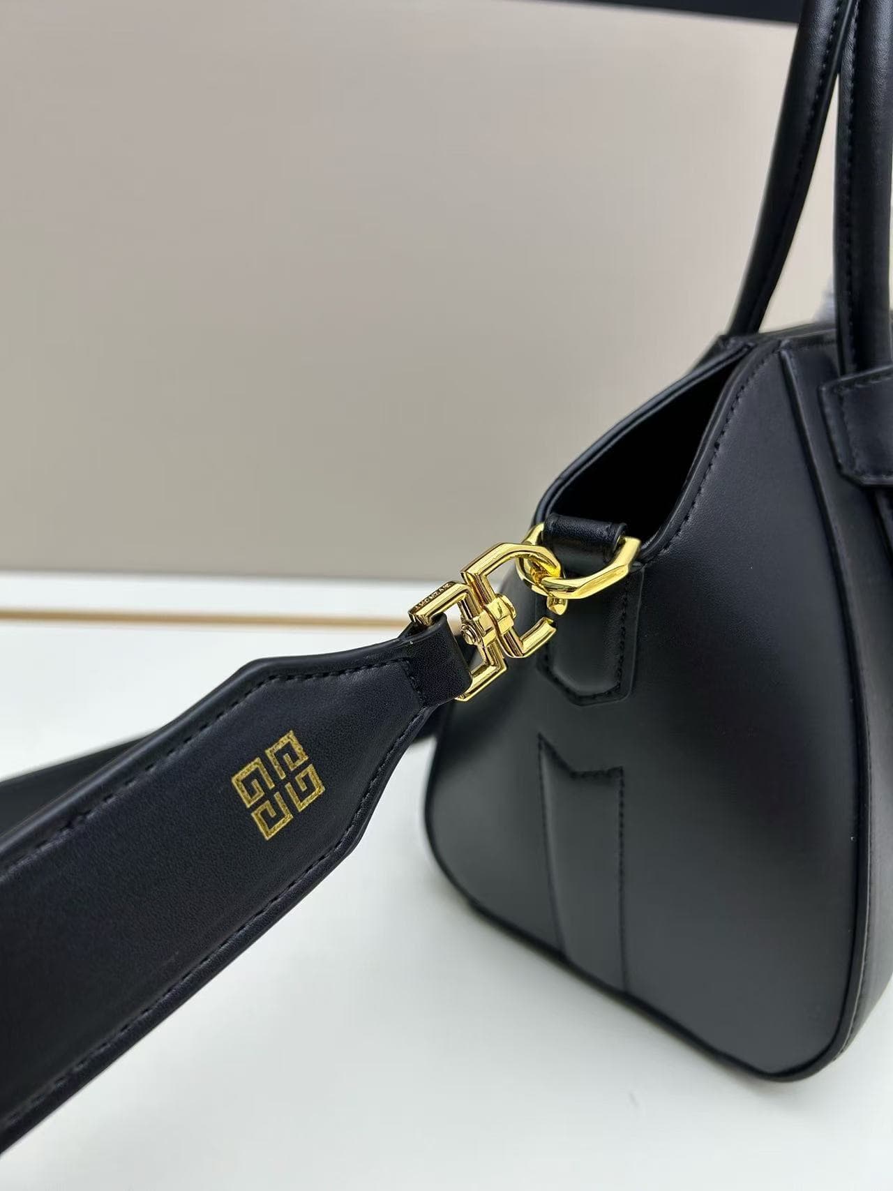 C3210 Wide shoulder strap 200 – French brand G. New model handbag, classic GIVENCHY style — image 5
