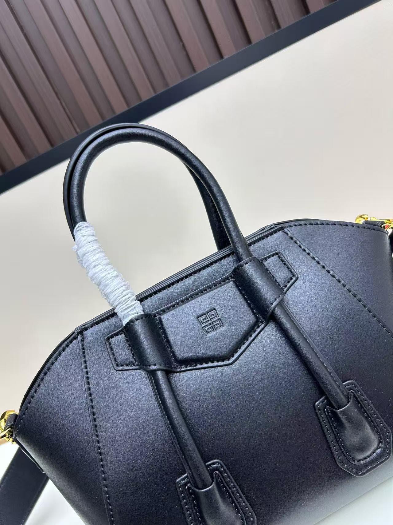 C3210 Wide shoulder strap 200 – French brand G. New model handbag, classic GIVENCHY style — image 6