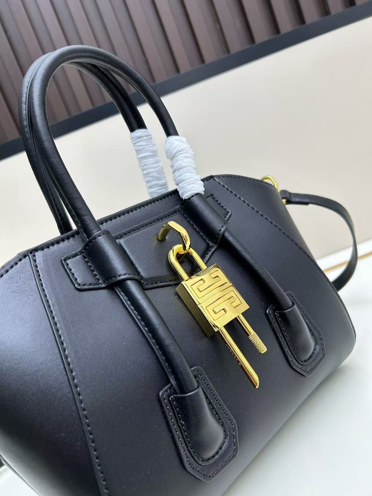 C3209 French brand G! New model handbag – the classic GIVENCHY — image 4