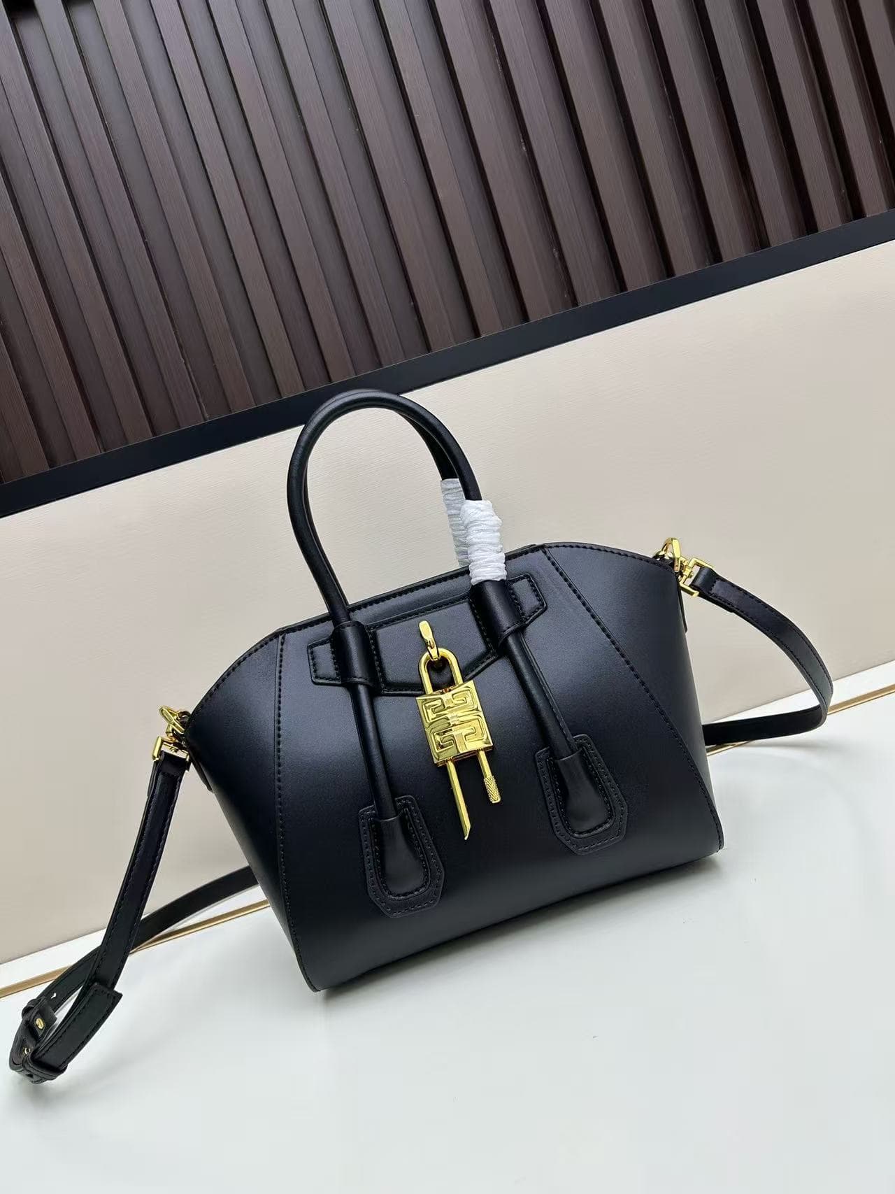 C3209 French brand G! New model handbag – the classic GIVENCHY — image 1