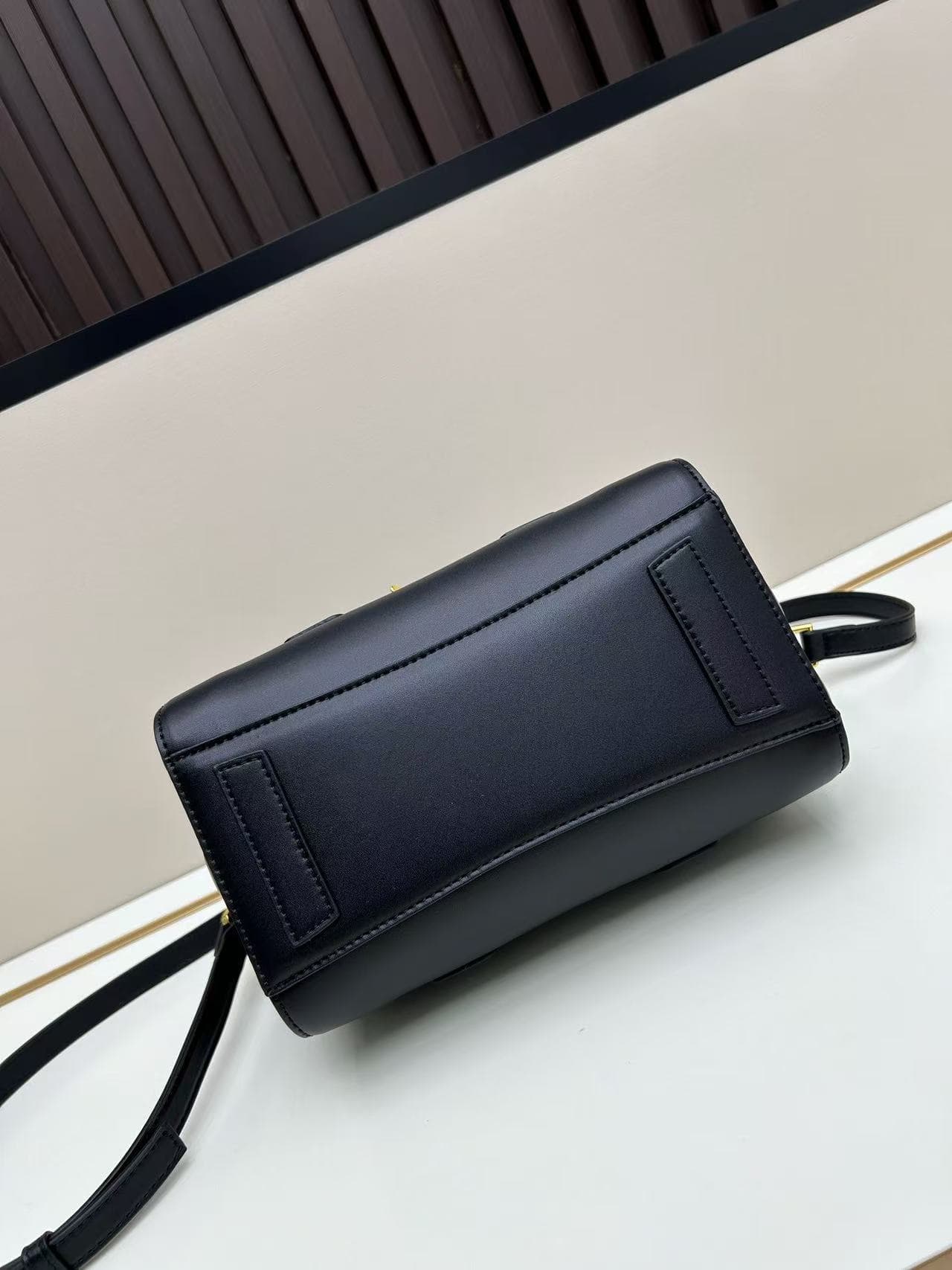 C3209 French brand G! New model handbag – the classic GIVENCHY — image 5