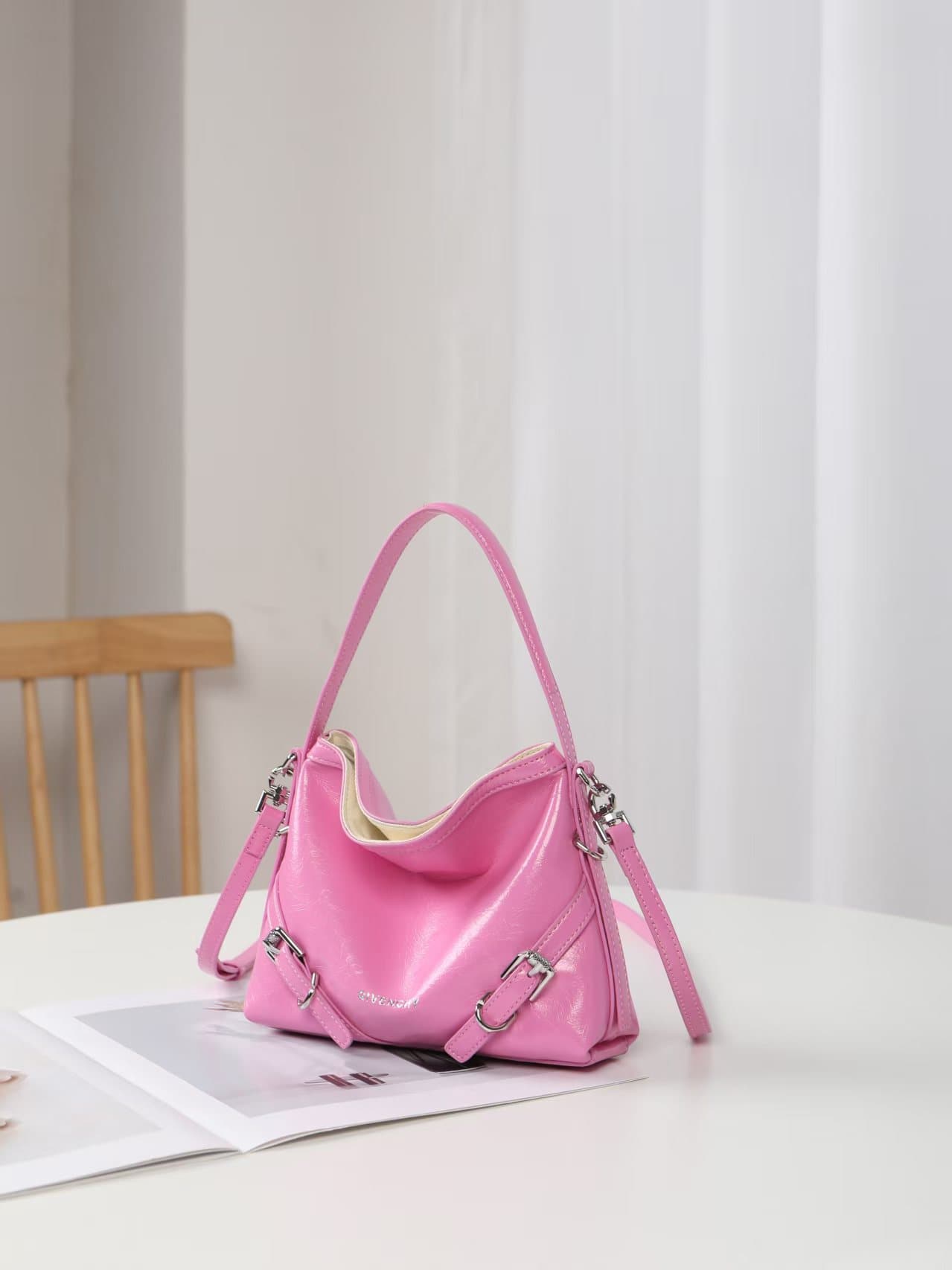 C3161 New 200 model. Givenchy/Voyou nano summer collection – cute design, detachable shoulder strap, metal clasp, leather shoulder bag with斜 carry function, phone bag, mini size. Top-grade leather, dimensions: 19*16, 5*4 (in centimeters). Model number: V0 — image 6