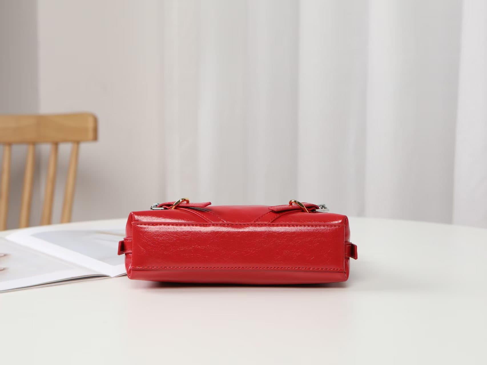 C3160 New 200 model. Givenchy/Voyou nano summer collection – cute design, detachable shoulder strap, metal clasp, leather shoulder bag with crossbody function, phone bag, mini size. Top-grade leather, dimensions: 19*16, 5*4 cm; model number: V0999 — image 4