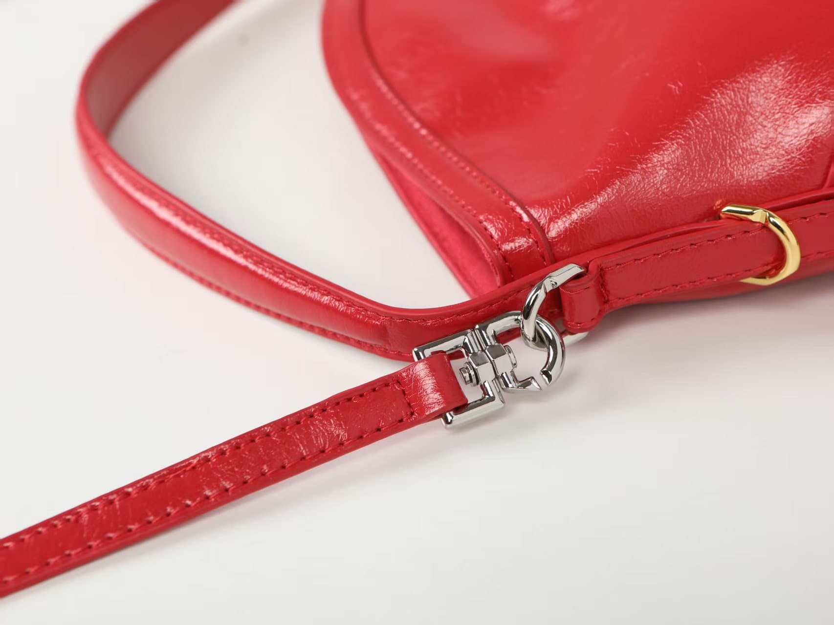 C3160 New 200 model. Givenchy/Voyou nano summer collection – cute design, detachable shoulder strap, metal clasp, leather shoulder bag with crossbody function, phone bag, mini size. Top-grade leather, dimensions: 19*16, 5*4 cm; model number: V0999 — image 5