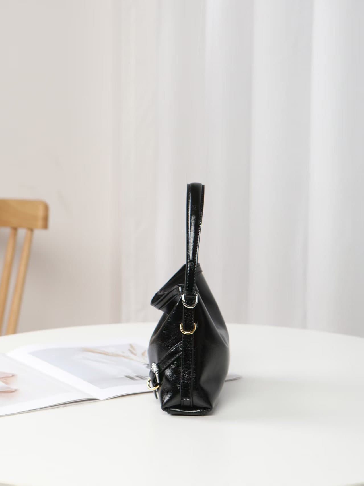 C3159 New model 200. Givenchy/Voyou nano summer collection – cute design, detachable shoulder strap, metal clasp, leather shoulder bag with crossbody function, phone bag, mini size. Top-grade leather, dimensions: 19*16, 5*4 (in centimeters). Model number: — image 5