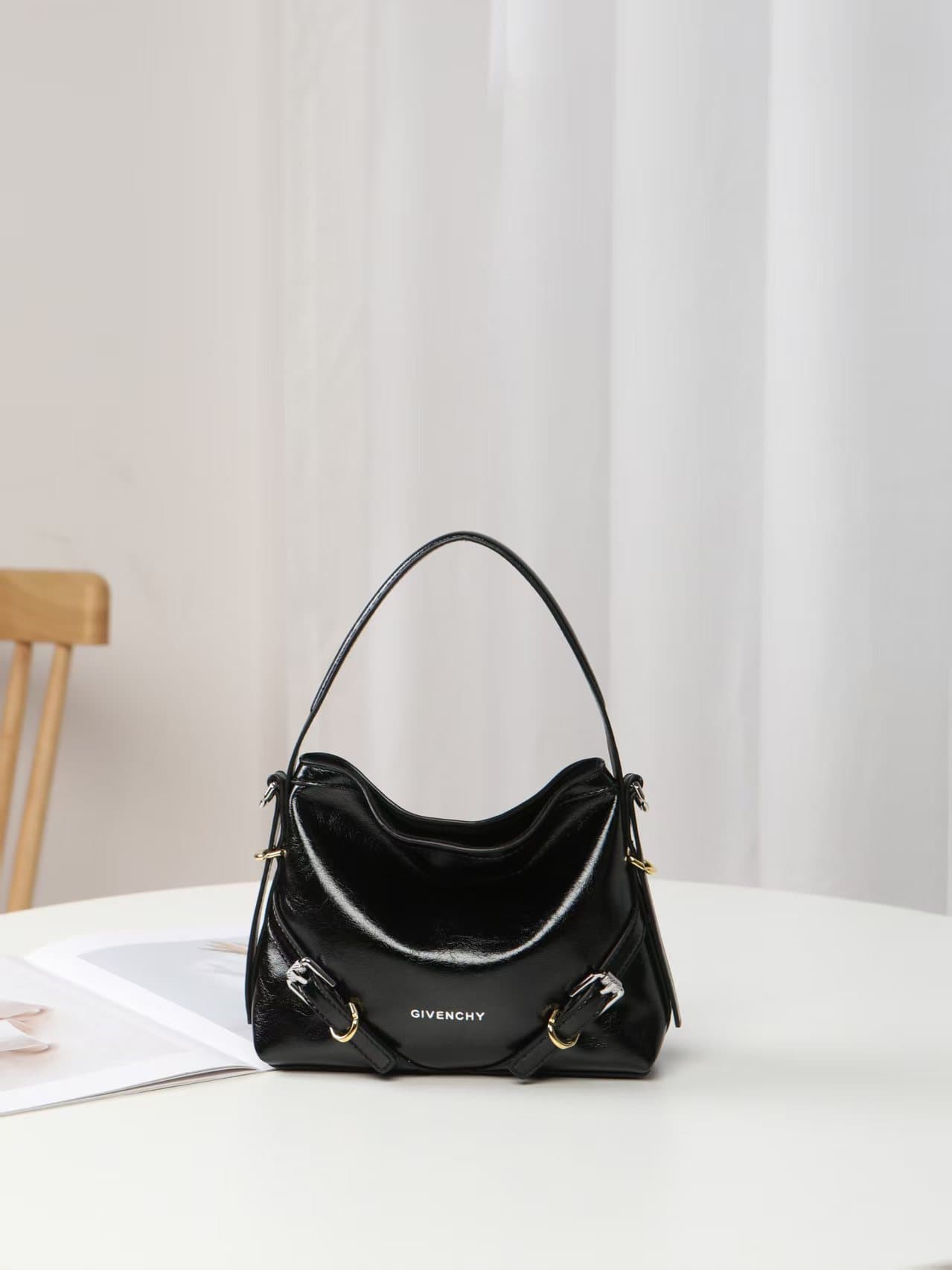 C3159 New model 200. Givenchy/Voyou nano summer collection – cute design, detachable shoulder strap, metal clasp, leather shoulder bag with crossbody function, phone bag, mini size. Top-grade leather, dimensions: 19*16, 5*4 (in centimeters). Model number: — image 2