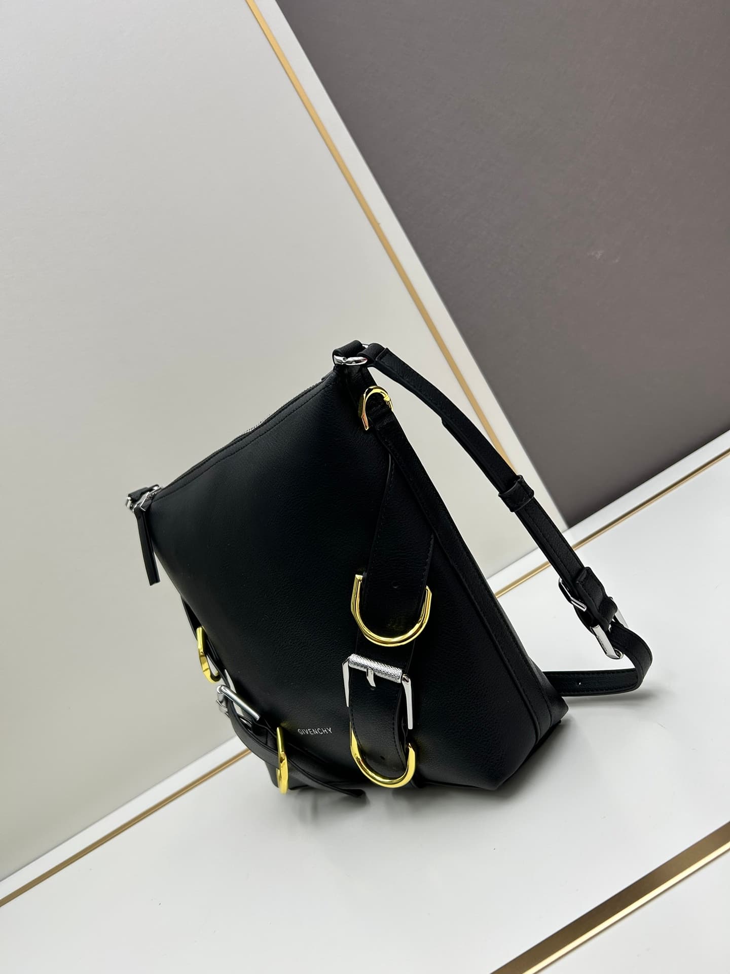 C3203 Gucci · Lightly Tanned Leather Crossbody Bag — image 3