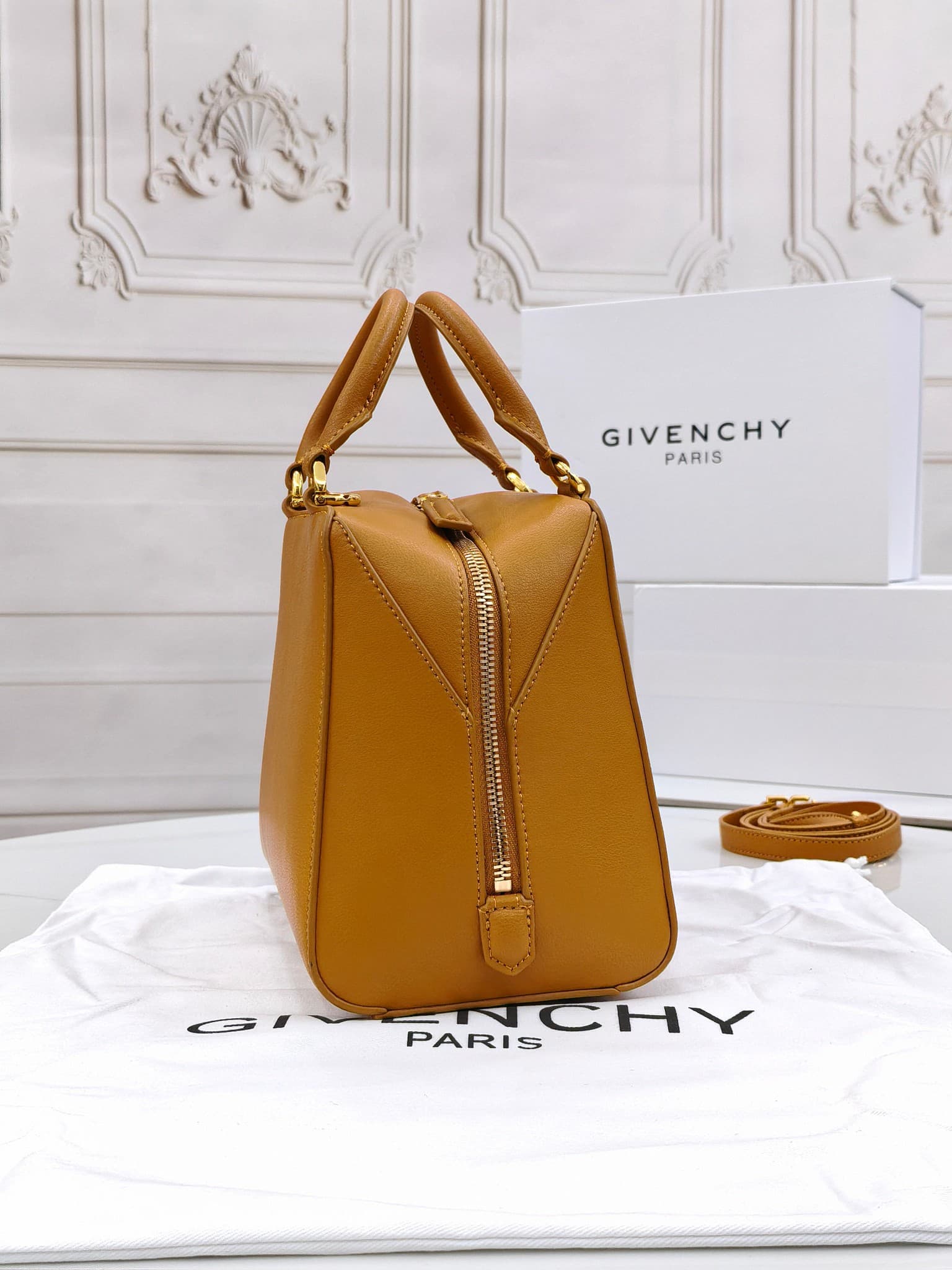 C3170 Medium size 😀😀 2024 new model, Gucci, lightly tanned glossy cowhide leather handbag or crossbody bag — image 4