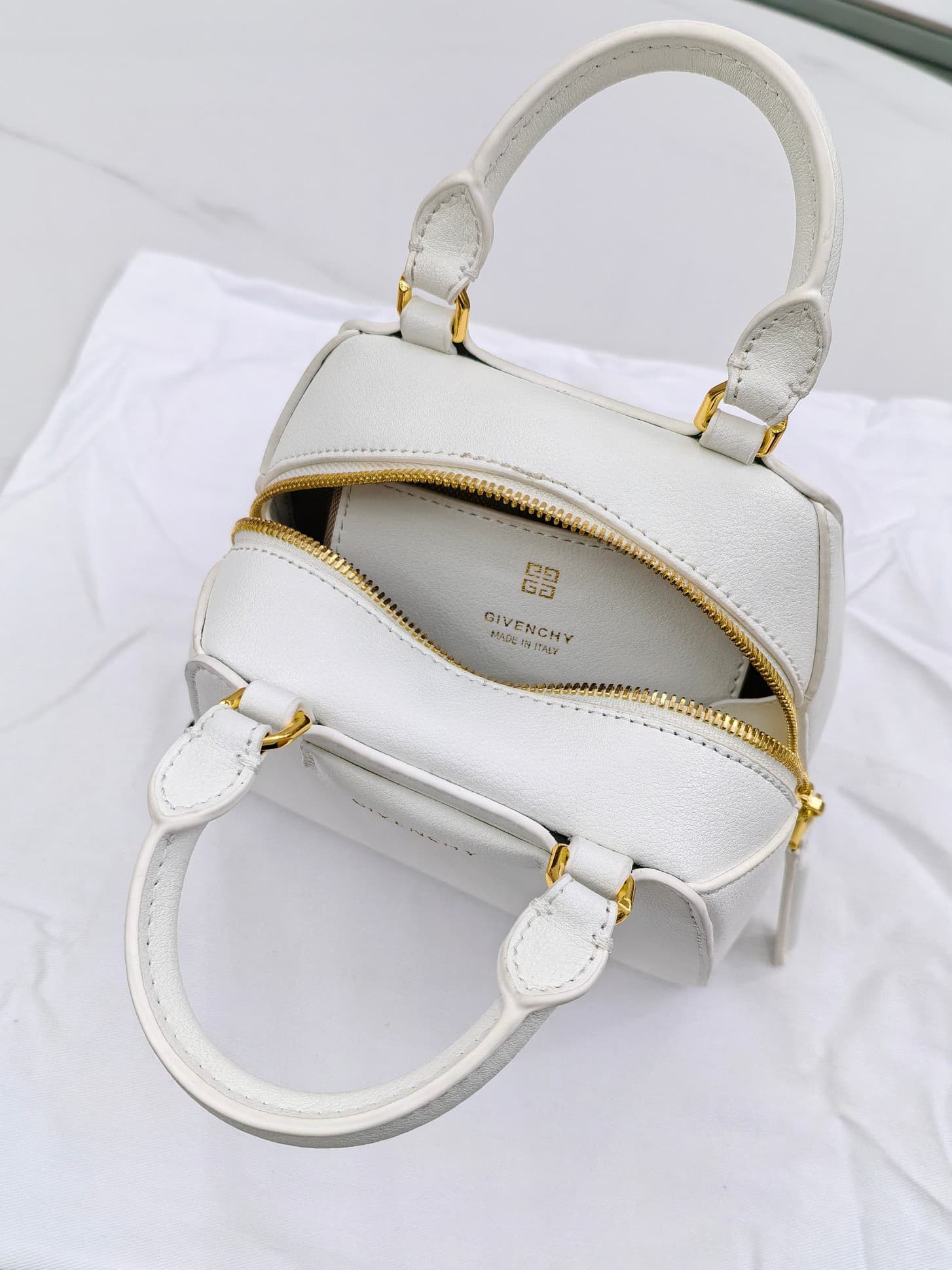C3174 Small size 😀😀 2024 new model, Gucci, lightly tanned glossy cowhide leather handbag or crossbody bag — image 8