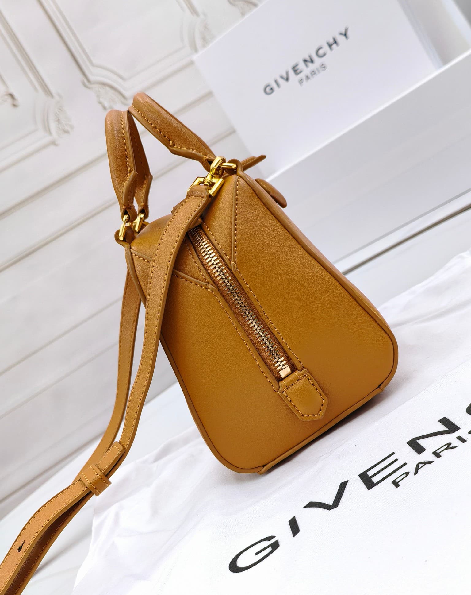 C3173 Small size 😀😀 2024 new model, Gucci, lightly tanned glossy cowhide leather handbag/shoulder bag — image 4