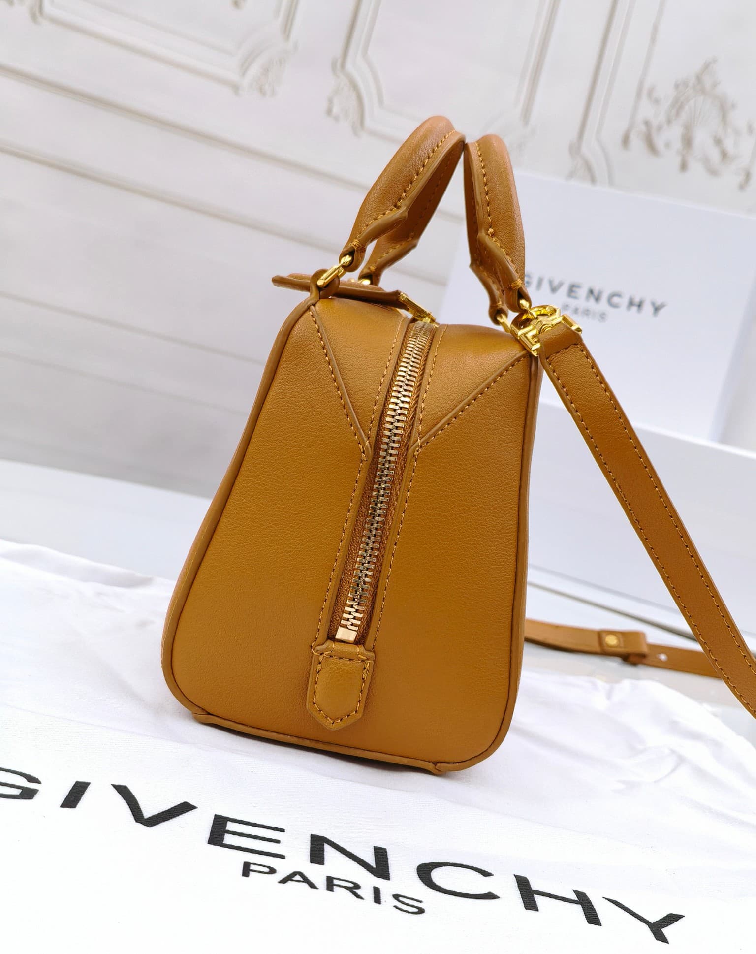 C3173 Small size 😀😀 2024 new model, Gucci, lightly tanned glossy cowhide leather handbag/shoulder bag — image 3