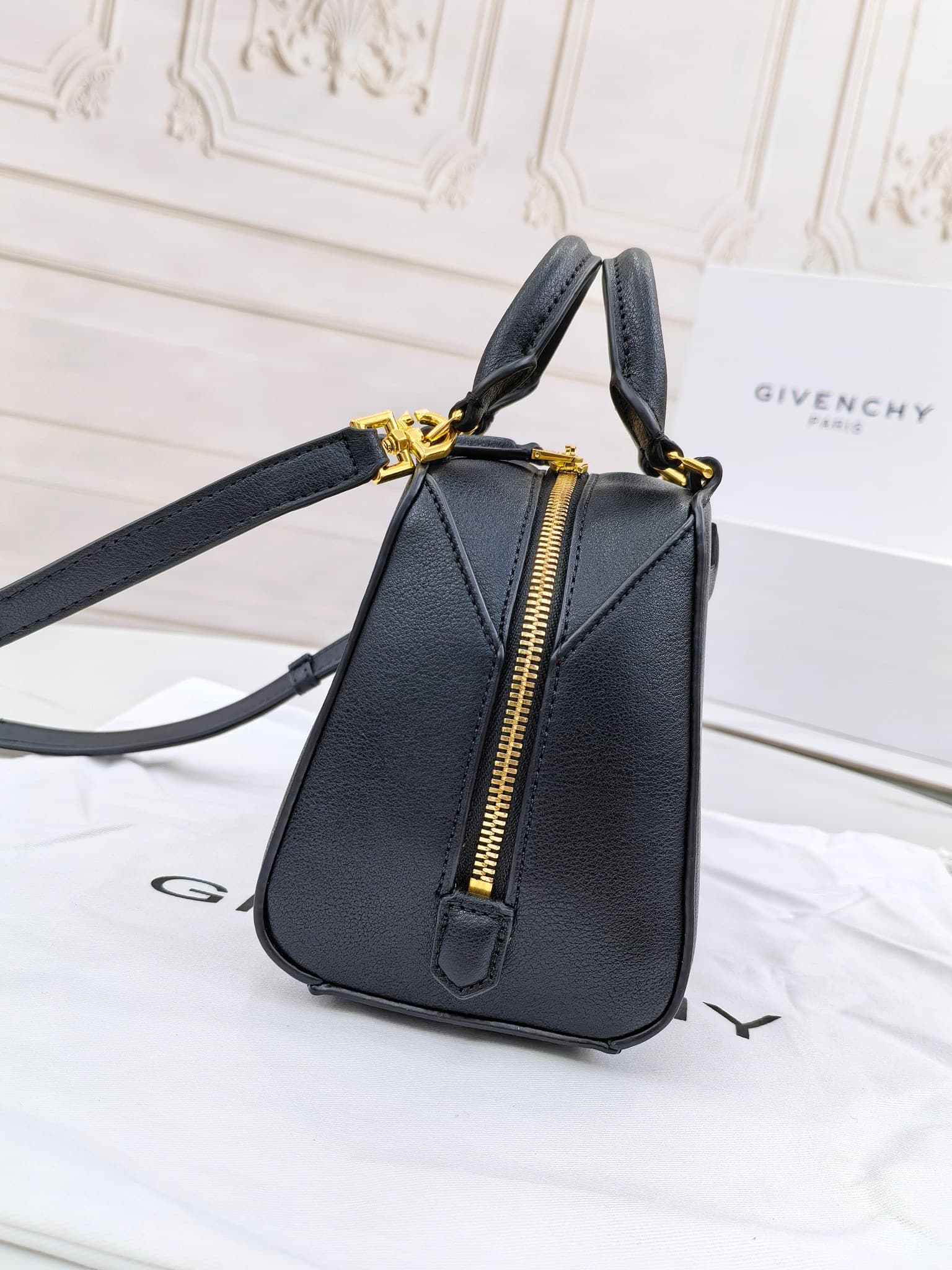 C3172 Small size 😀😀 2024 new model, Gucci, lightly tanned shiny cowhide leather handbag or crossbody bag — image 4