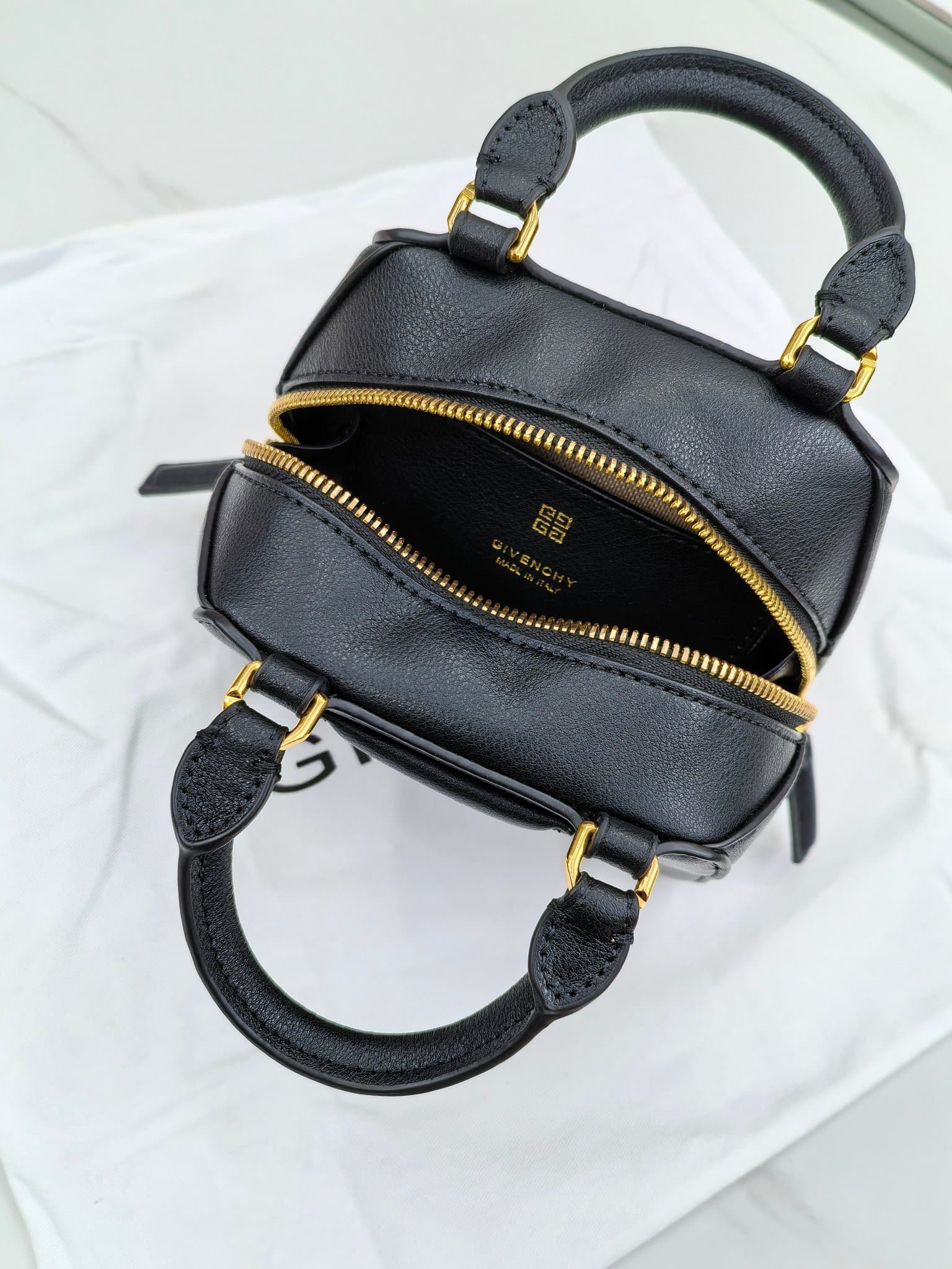 C3172 Small size 😀😀 2024 new model, Gucci, lightly tanned shiny cowhide leather handbag or crossbody bag — image 7