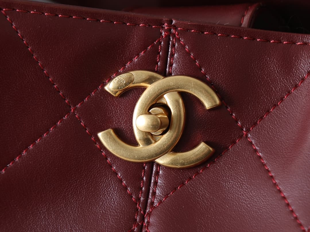 C850 💰 Upgrade to the original AS5634❤️❤️ In stock❤️❤️ 25a Silk bag – a popular item that stands out among the products on display at the handmade workshop🔥 It’s a masterpiece that combines tradition and innovation; the design is inspired by Chanel’s ebon — image 5