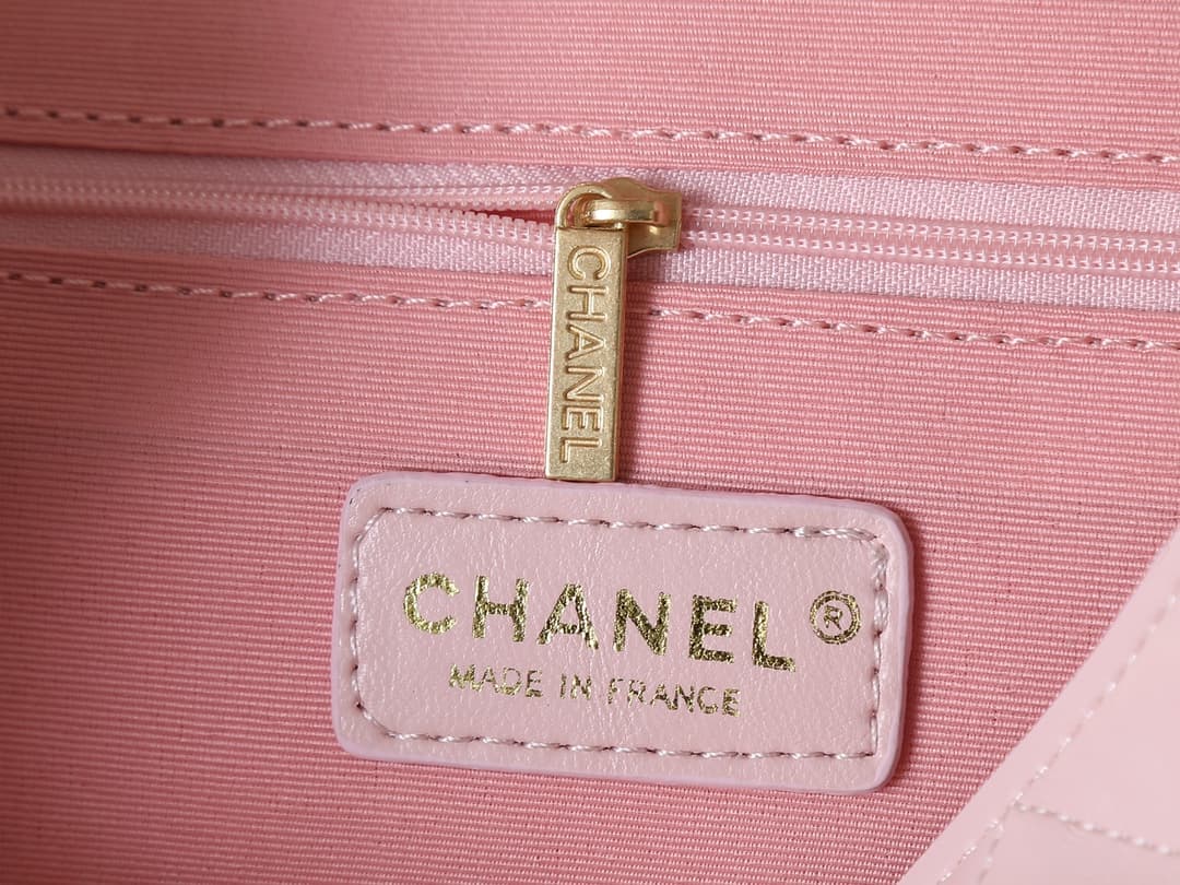 C849 💰 Upgrade from the original AS5634❤️❤️ In stock❤️❤️ 25a Silk bag – a hit product that stands out among the products from the handmade workshop🔥 A masterpiece combining tradition and innovation; inspired by Chanel’s ebony-painted screens. The distinct — image 8