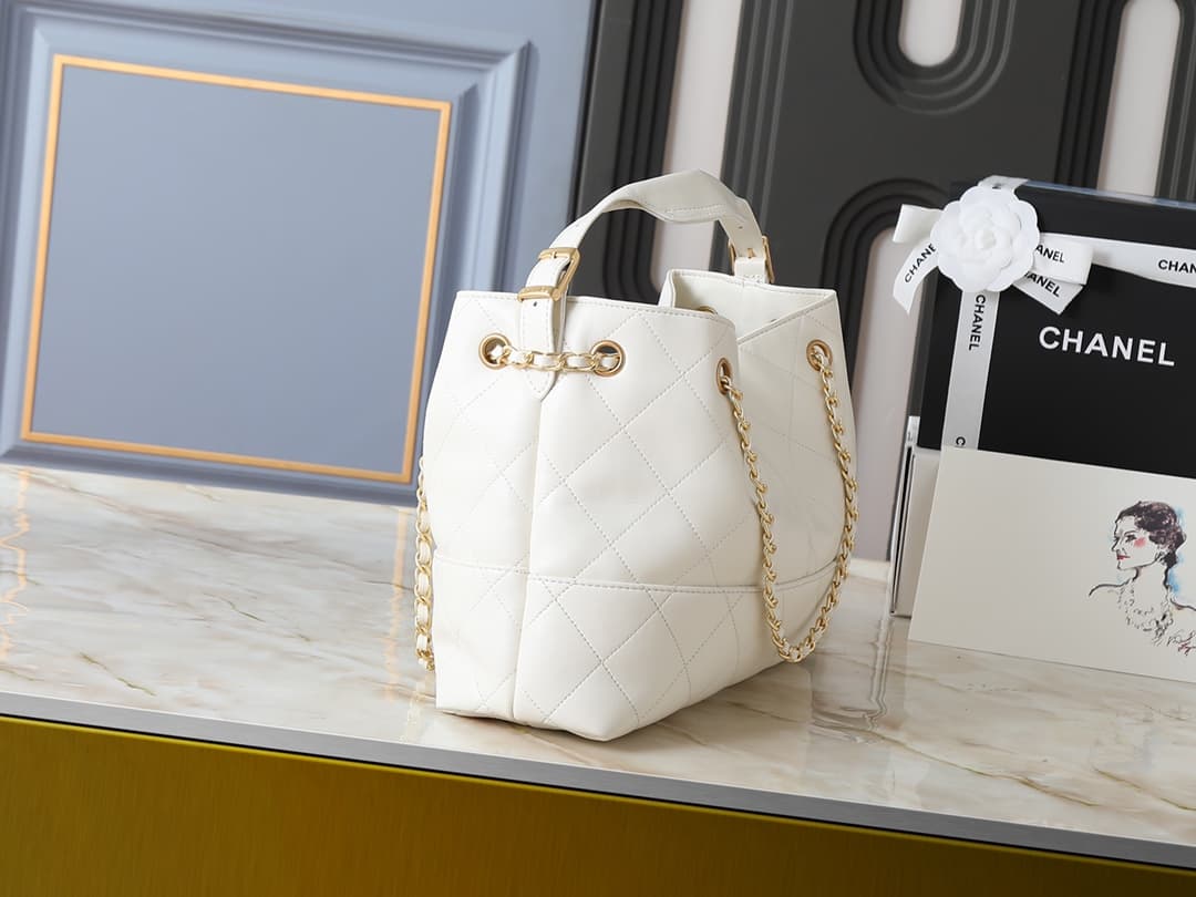 C847 💰 Upgrade from the original AS5634❤️❤️ In stock❤️❤️ 25a Leather bag – a popular item that stands out in the handmade bag market🔥 A masterpiece that combines tradition and innovation; inspired by Chanel’s ebony lacquered screens. The distinctive diamo — image 2