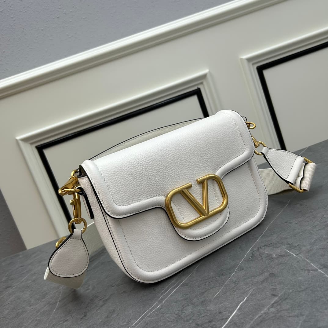 C8213 VALENTINO GARAVANI ALLTIME vintage/retro soft grain calf handbag, featuring metal VLOGO SIGNATURE details. With detachable handles and a leather strap, this bag can be carried on the shoulder, slung over the arm, or held in hand. - Vintage brass age — image 2