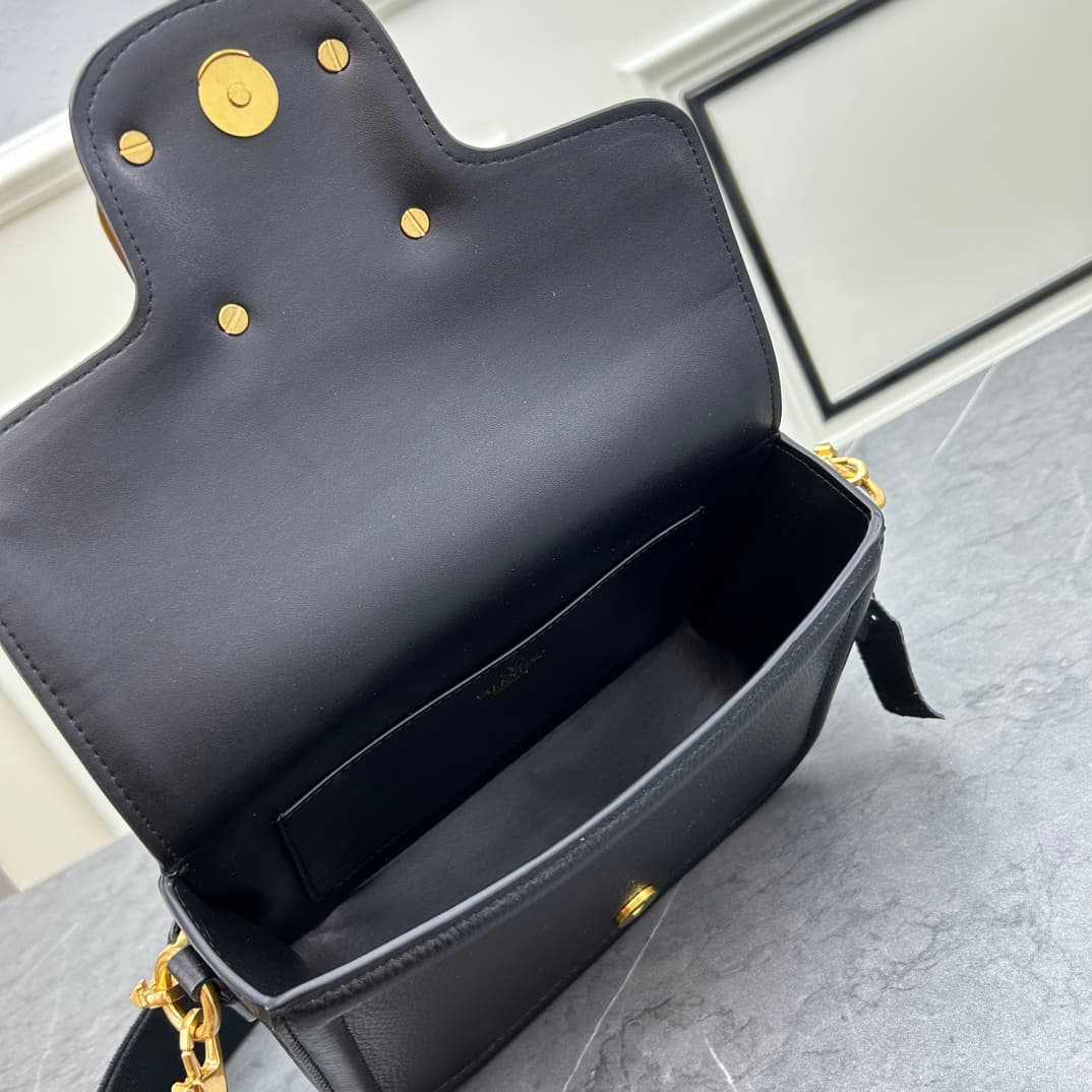 C8210 VALENTINO GARAVANI ALLTIME vintage/retro soft grain calf handbag, featuring metal VLOGO SIGNATURE details. With detachable handles and a leather strap, this bag can be carried on the shoulder, slung over the arm, or held in hands. - Vintage brass ag — image 8