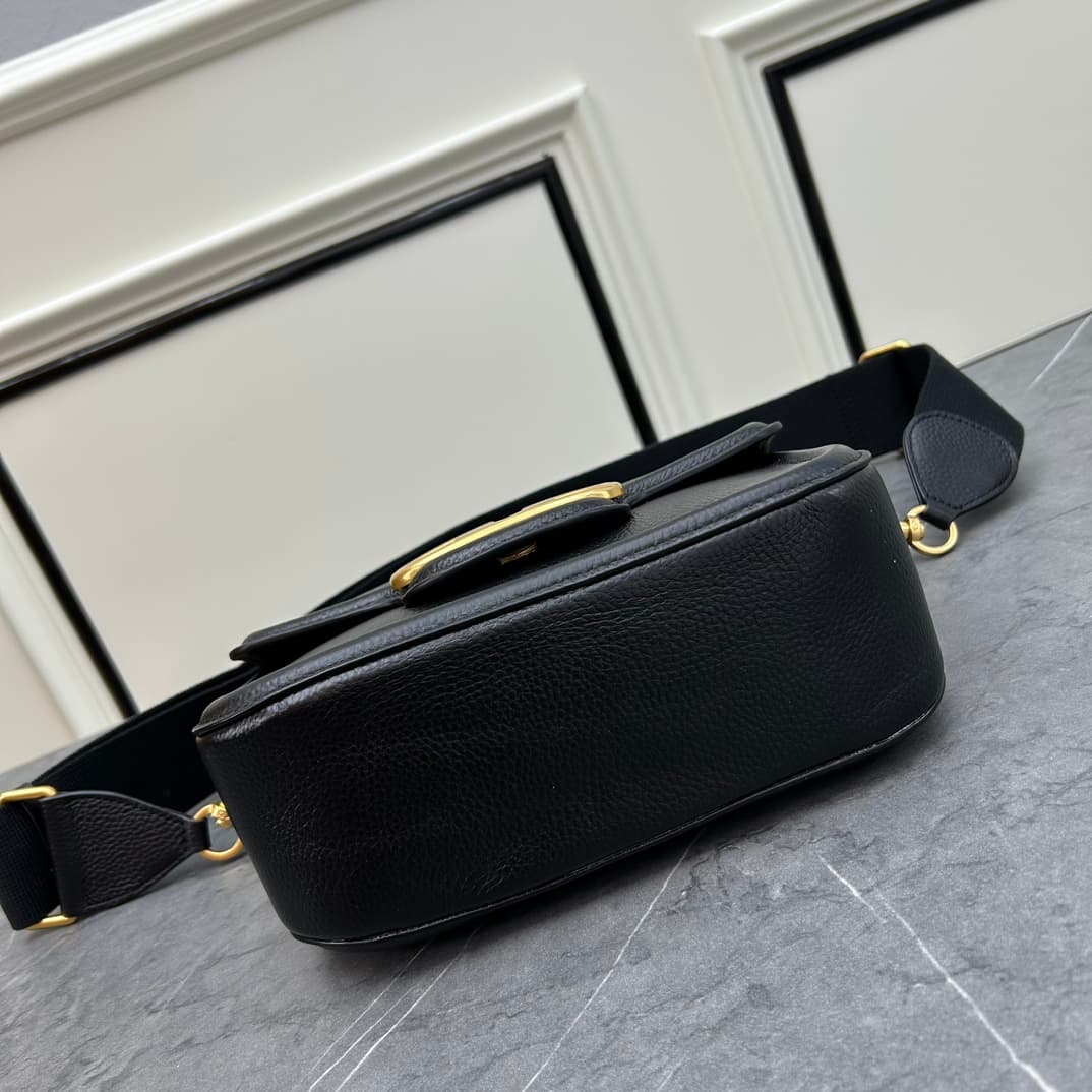 C8210 VALENTINO GARAVANI ALLTIME vintage/retro soft grain calf handbag, featuring metal VLOGO SIGNATURE details. With detachable handles and a leather strap, this bag can be carried on the shoulder, slung over the arm, or held in hands. - Vintage brass ag — image 6