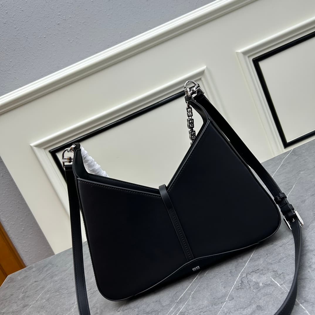 C3164 [New Product] 🇫🇷 GIVENCHY 2023 – Elegant cutouts and charm. Handbag with original French box leather, paired with brass 4G hardware chains ⛓️ — image 3