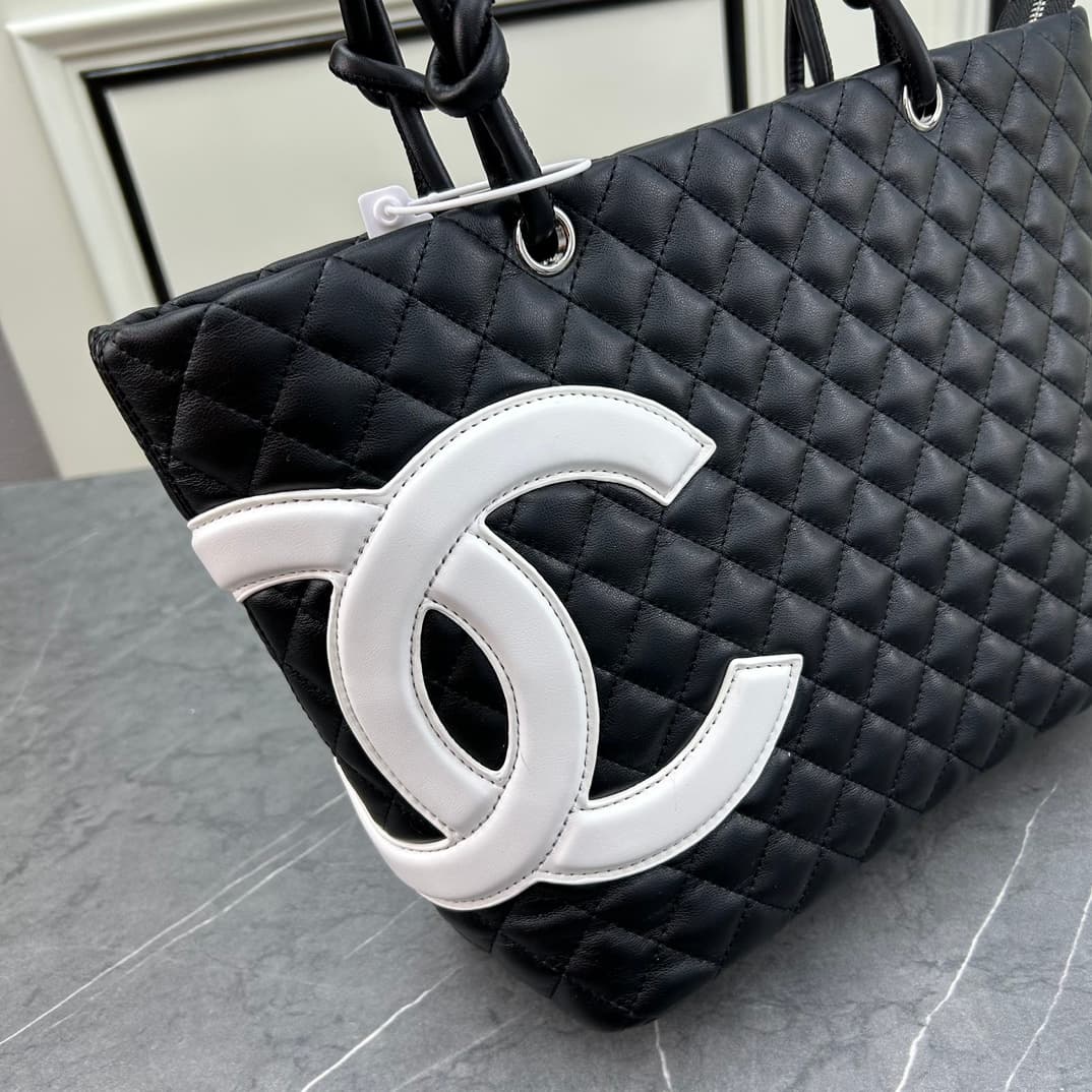 C696 New model 💰 Chanel Panda Kangpeng basket ||| The classic black and white panda color scheme is absolutely stunning! It gives a high-end feel. — image 4