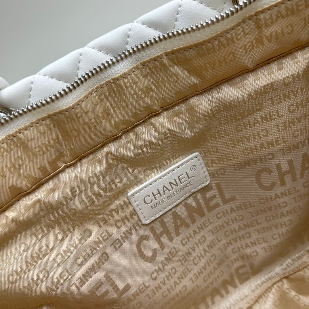 C694 New model 💰 Chanel Panda Kangpeng basket|||The classic black and white panda color scheme is absolutely beautiful! It gives a high-end feel. — image 7