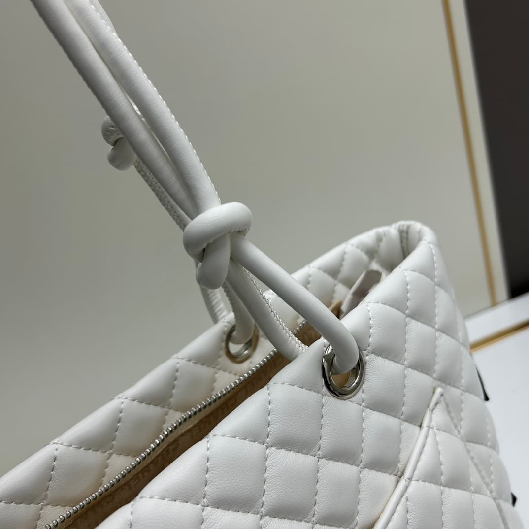 C694 New model 💰 Chanel Panda Kangpeng basket|||The classic black and white panda color scheme is absolutely beautiful! It gives a high-end feel. — image 5