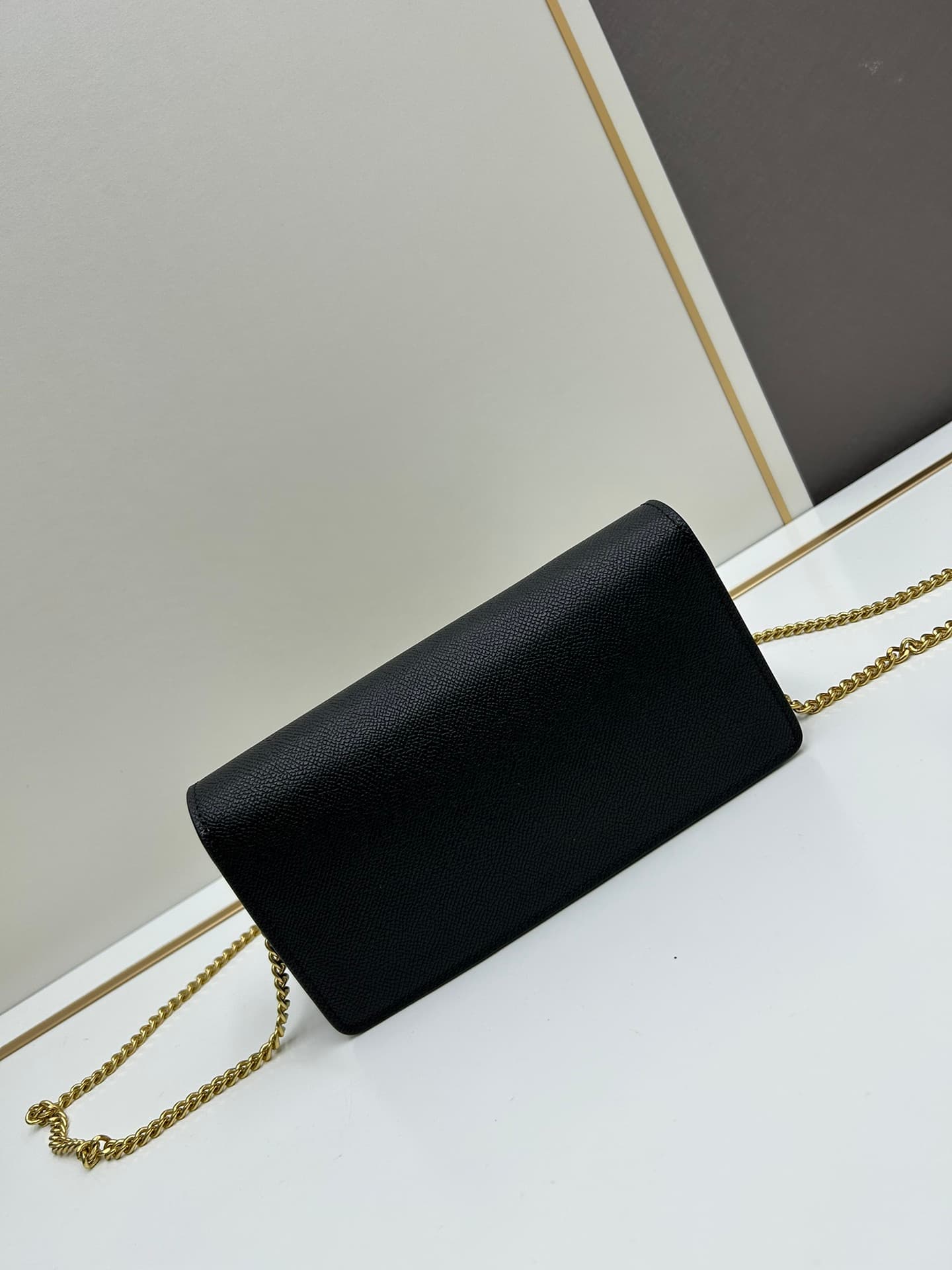 C8305 🆕 New small handbag model — image 3