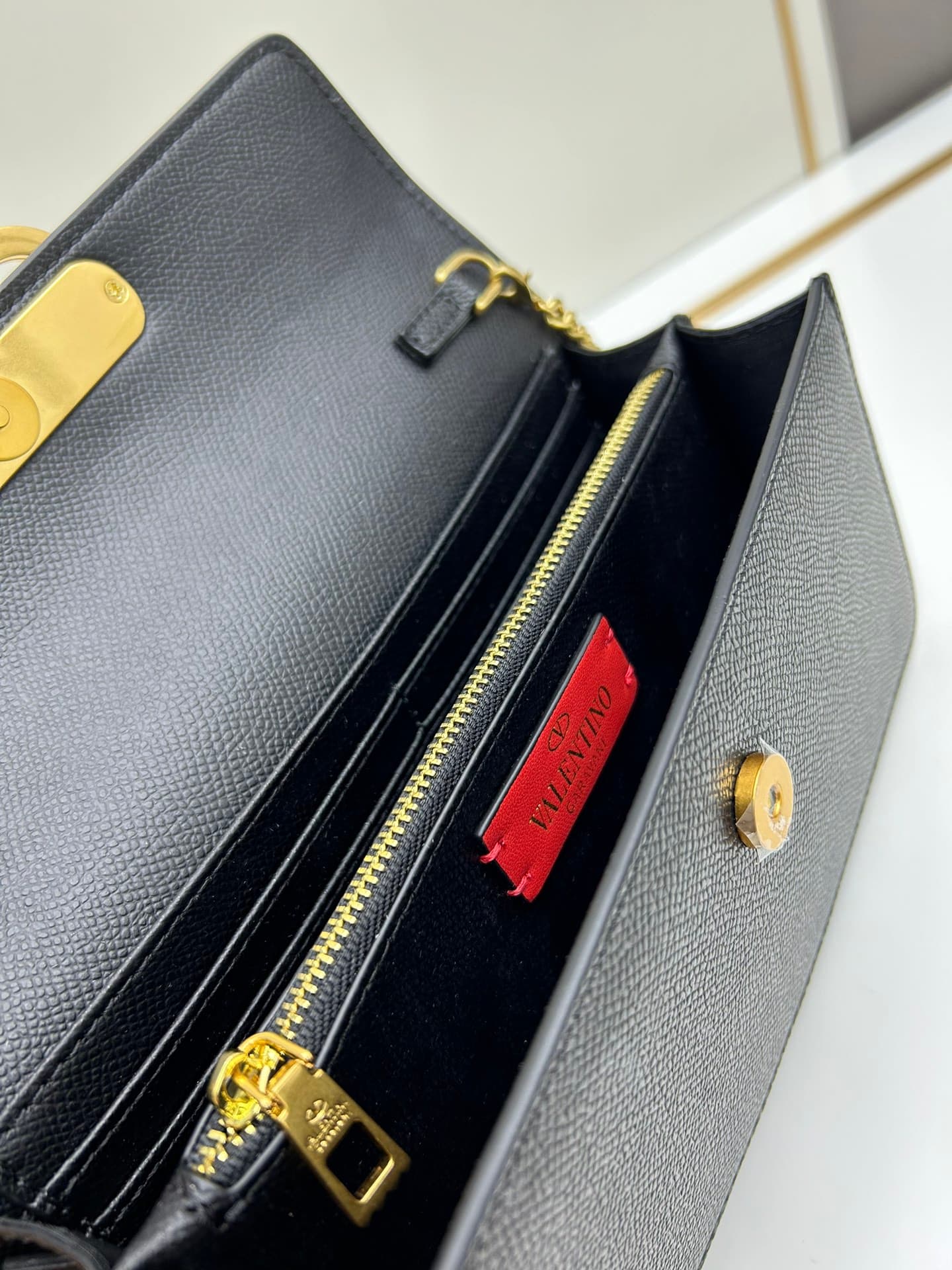 C8305 🆕 New small handbag model — image 8