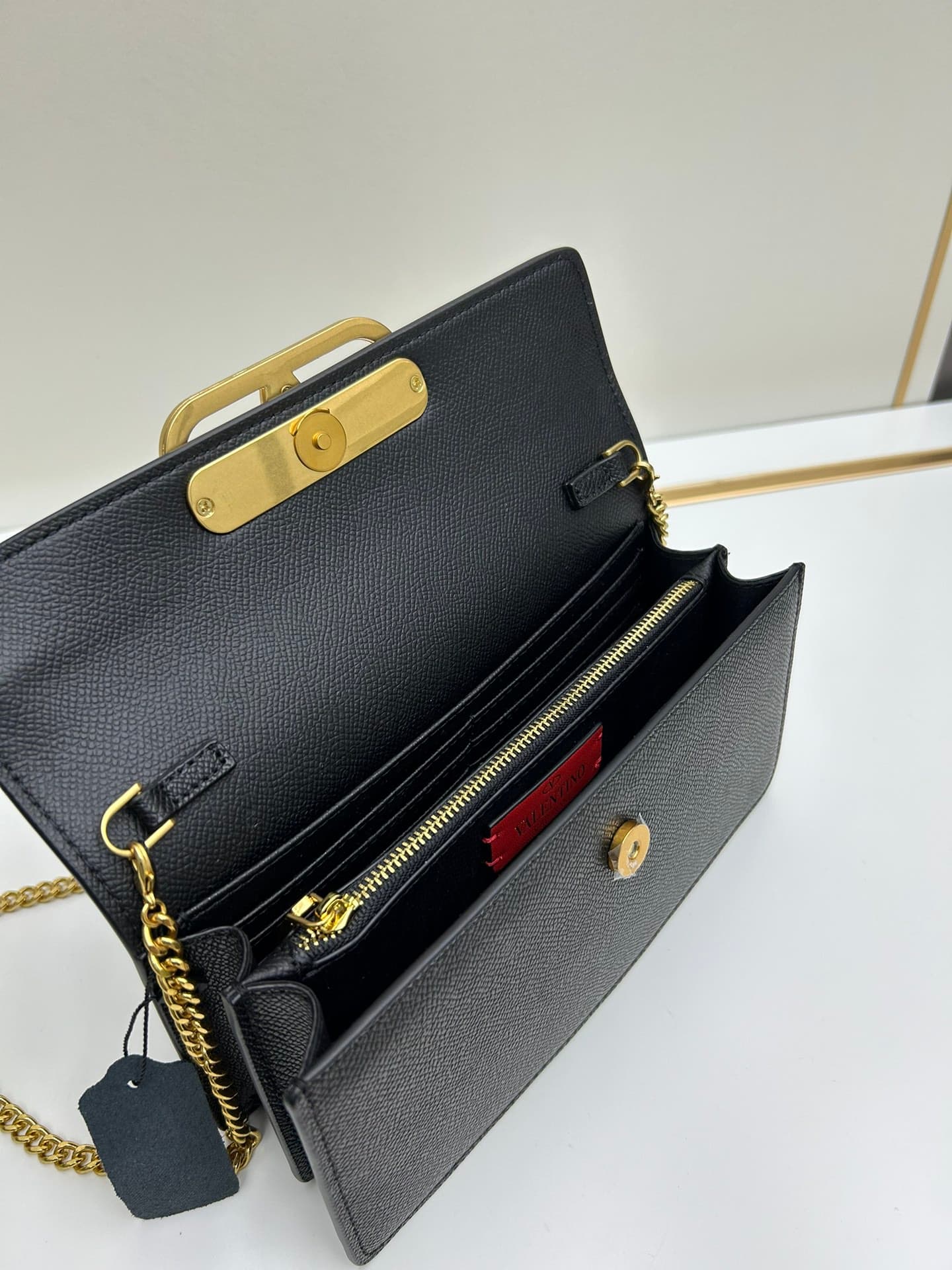 C8305 🆕 New small handbag model — image 7