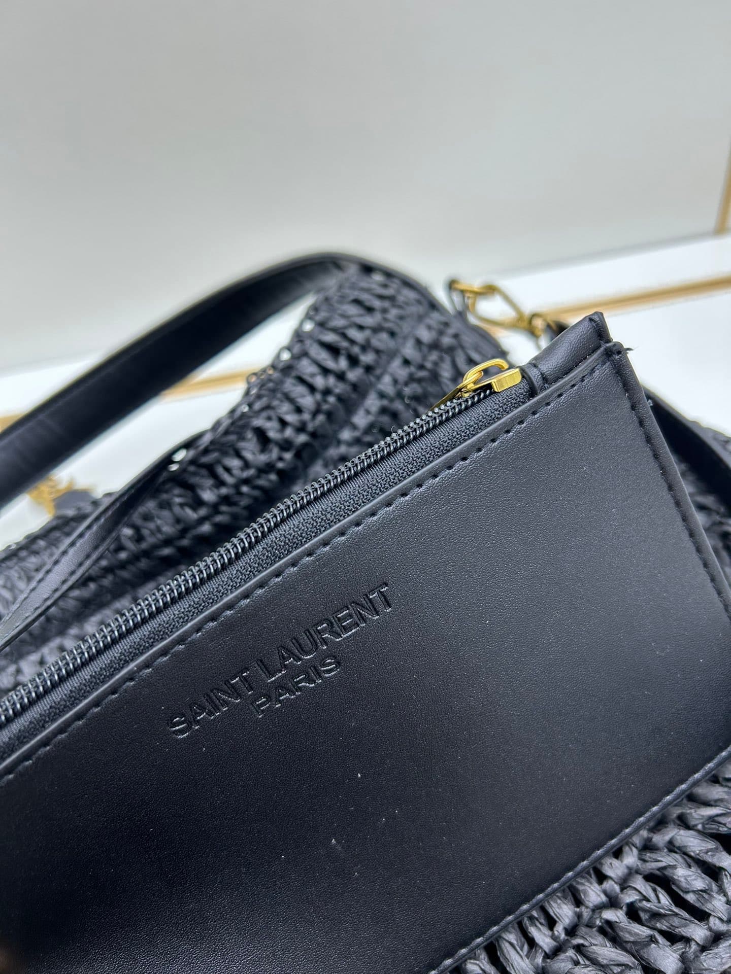 C8754 New model 💰 Saint Laurent LE 37 Rafa grass woven handbag |||| Bucket bag, with LE CASSANDRE hook fastenings, made of woven Rafa grass and plant-tanned leather. Adjustable detachable shoulder strap, allowing various ways of wearing. — image 8