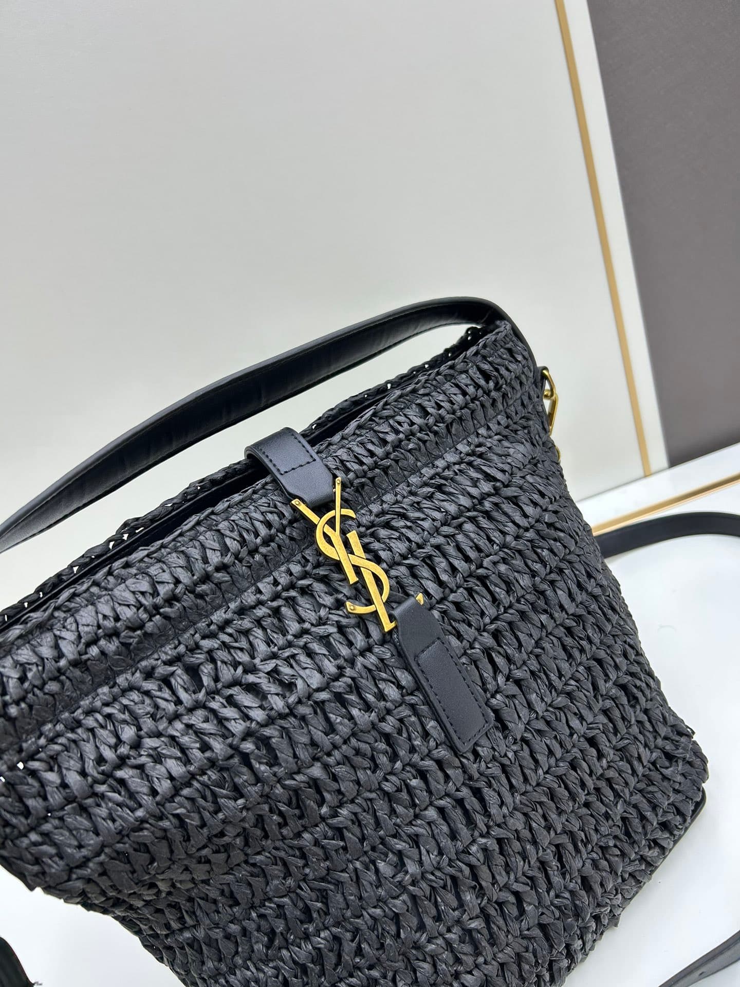 C8754 New model 💰 Saint Laurent LE 37 Rafa grass woven handbag |||| Bucket bag, with LE CASSANDRE hook fastenings, made of woven Rafa grass and plant-tanned leather. Adjustable detachable shoulder strap, allowing various ways of wearing. — image 4