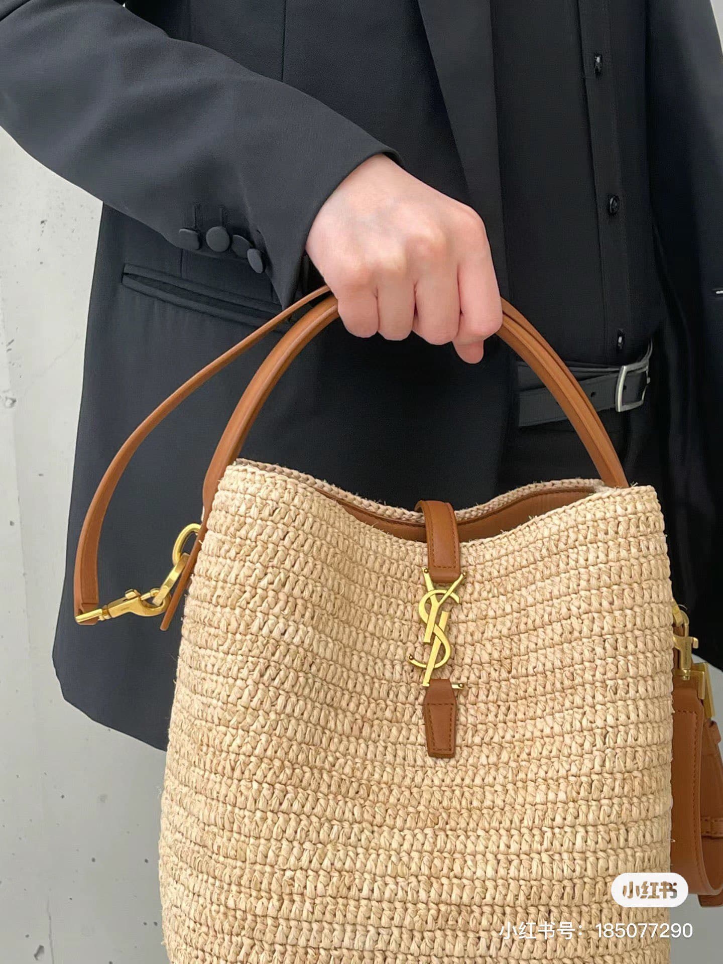 C8752 New model 💰 Saint Laurent LE 37 Raphia rope bag|||Bucket-shaped bag, with a hook closure on LE CASSANDRE. Made from Raphia rope and plant-tanned leather. Adjustable detachable shoulder strap, allowing various ways of wearing. — image 7