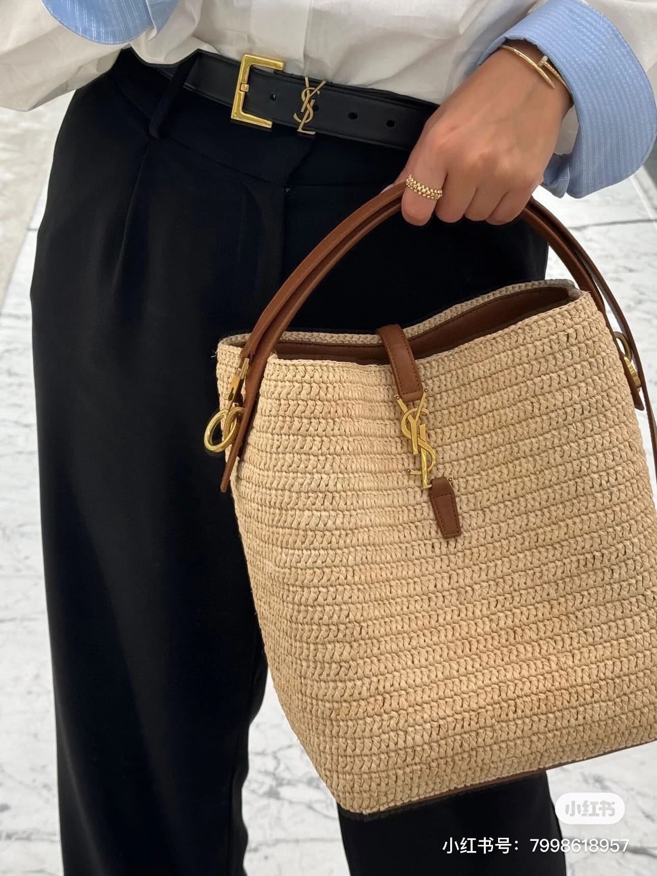 C8751 New model 💰 Saint Laurent LE 37 Rafa grass-woven handbag |||| A bucket-shaped bag, with a hook closure on LE CASSANDRE. Made from woven Rafa grass and plant-tanned leather. Adjustable and detachable shoulder strap, allowing various ways of wearing. — image 6