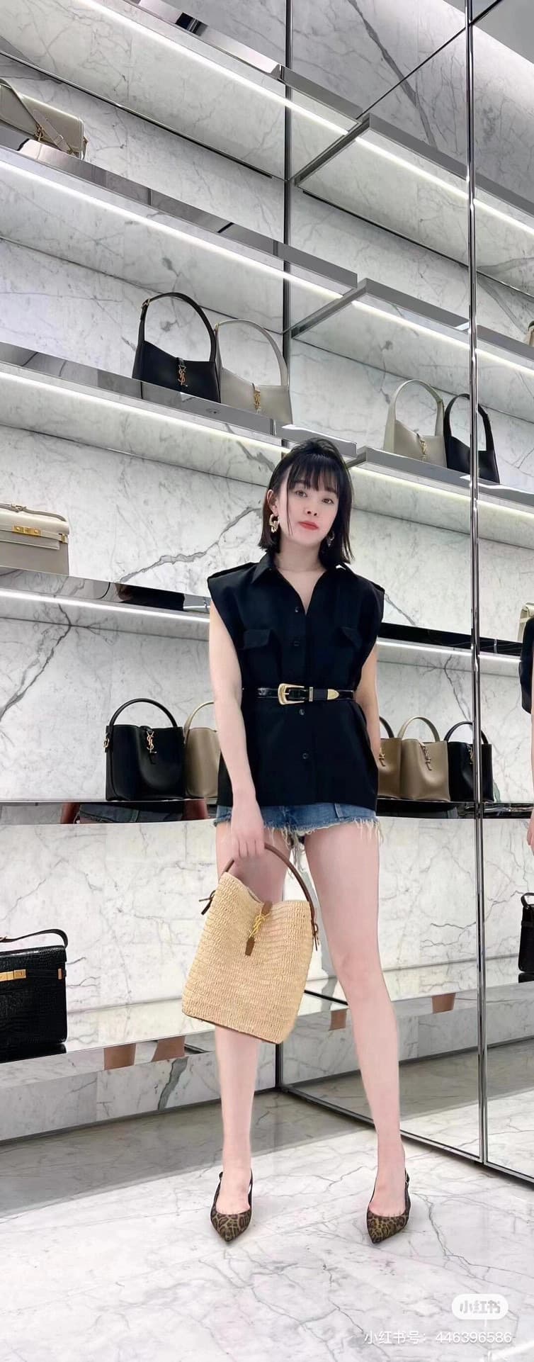 C8751 New model 💰 Saint Laurent LE 37 Rafa grass-woven handbag |||| A bucket-shaped bag, with a hook closure on LE CASSANDRE. Made from woven Rafa grass and plant-tanned leather. Adjustable and detachable shoulder strap, allowing various ways of wearing. — image 7