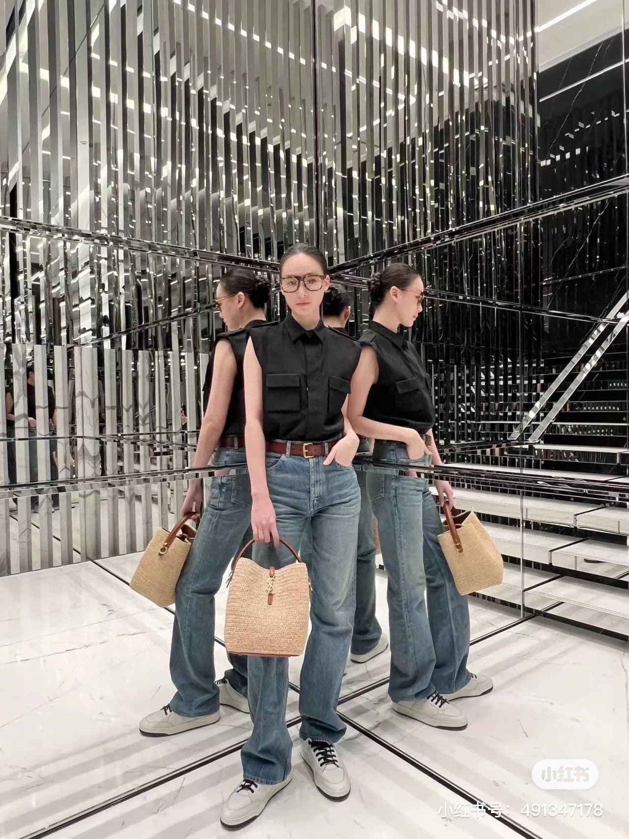 C8751 New model 💰 Saint Laurent LE 37 Rafa grass-woven handbag |||| A bucket-shaped bag, with a hook closure on LE CASSANDRE. Made from woven Rafa grass and plant-tanned leather. Adjustable and detachable shoulder strap, allowing various ways of wearing. — image 4
