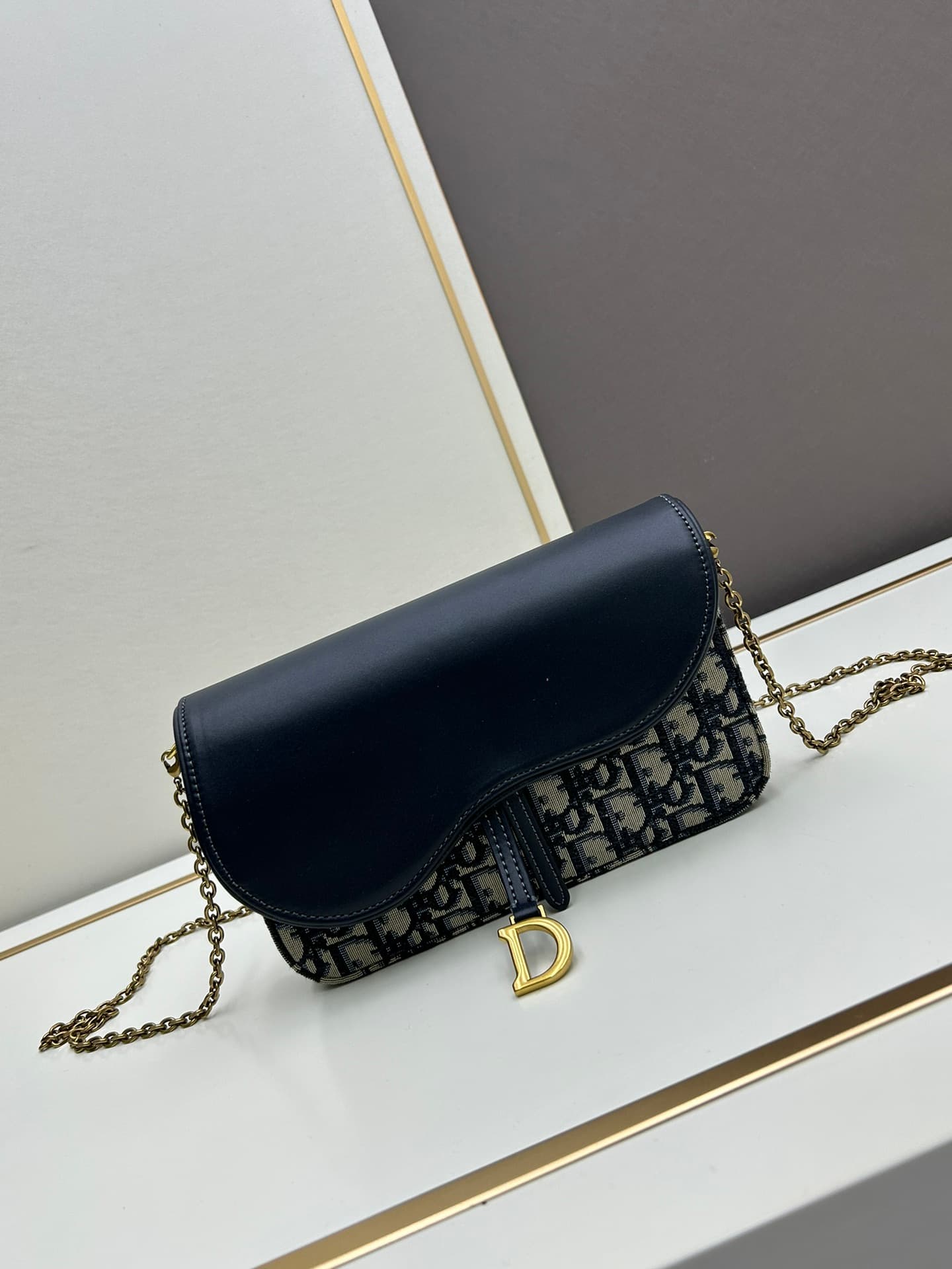 C1873 Boxes 💰 Dior saddle bag, shoulder chain bag ||| The trend of saddle bags is back. In today’s terms, this chain-style saddle bag is the best choice. Otherwise, how can we say that fashion is just a cycle? — image 1