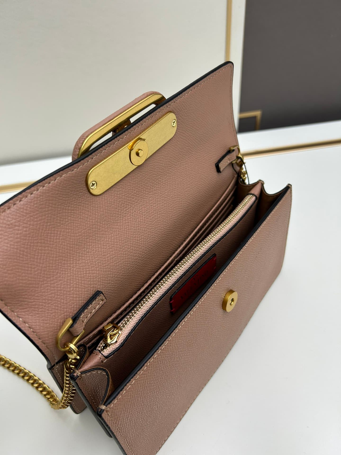 C8304 🆕 New small handbag model — image 6
