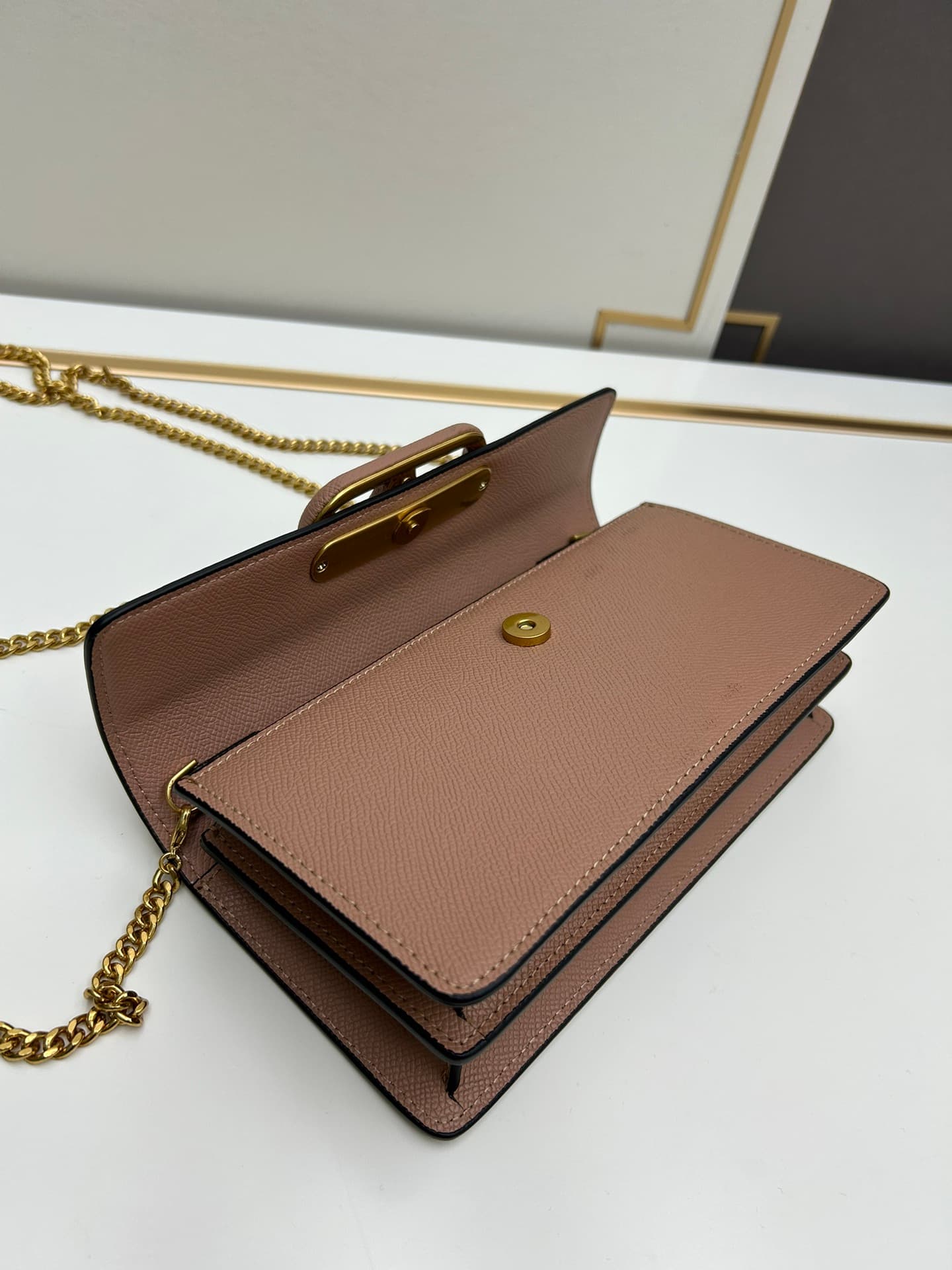 C8304 🆕 New small handbag model — image 5