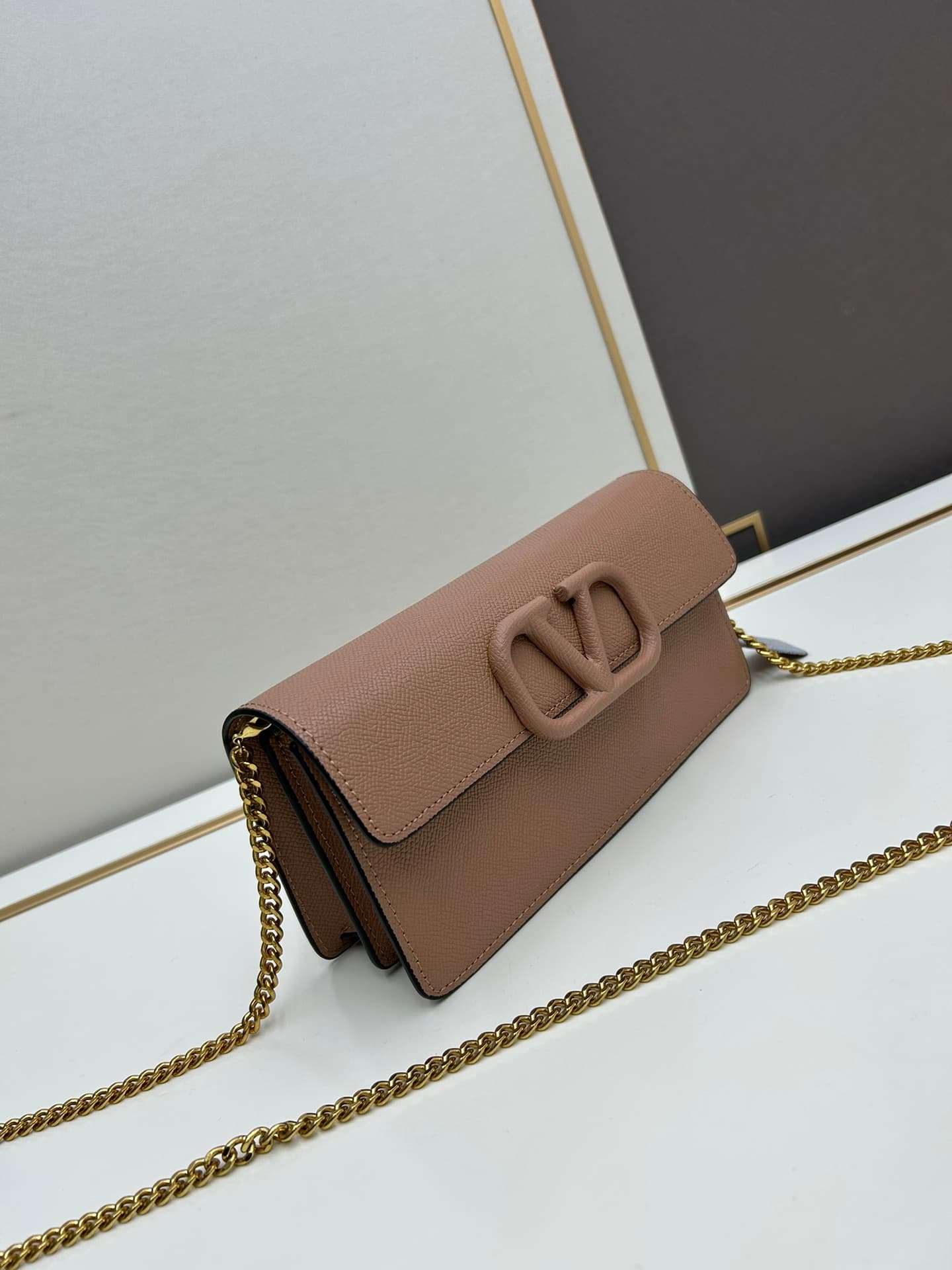 C8304 🆕 New small handbag model — image 2