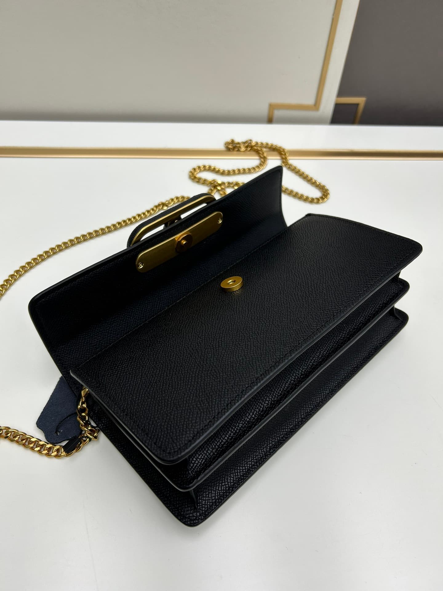 C8301 🆕 New small handbag model — image 6